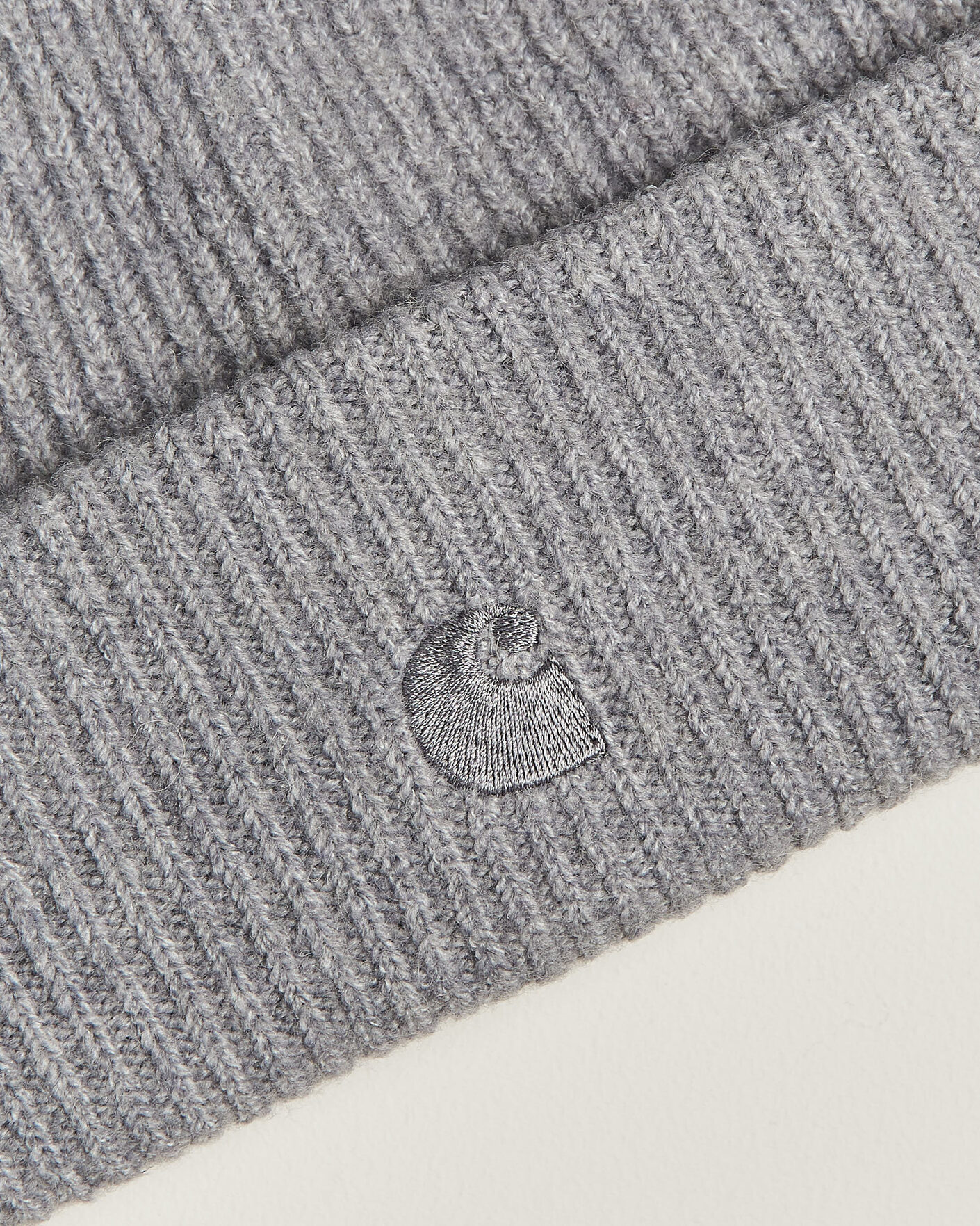 Herre | Luer | Carhartt WIP | Curtis Tonal Logo Beanie Shady Grey