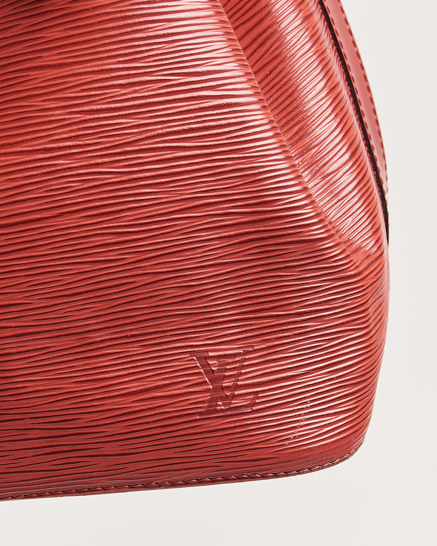 Herre | Pre-Owned & Vintage Bags | Louis Vuitton Pre-Owned | Petit Noé Epi Leather Red