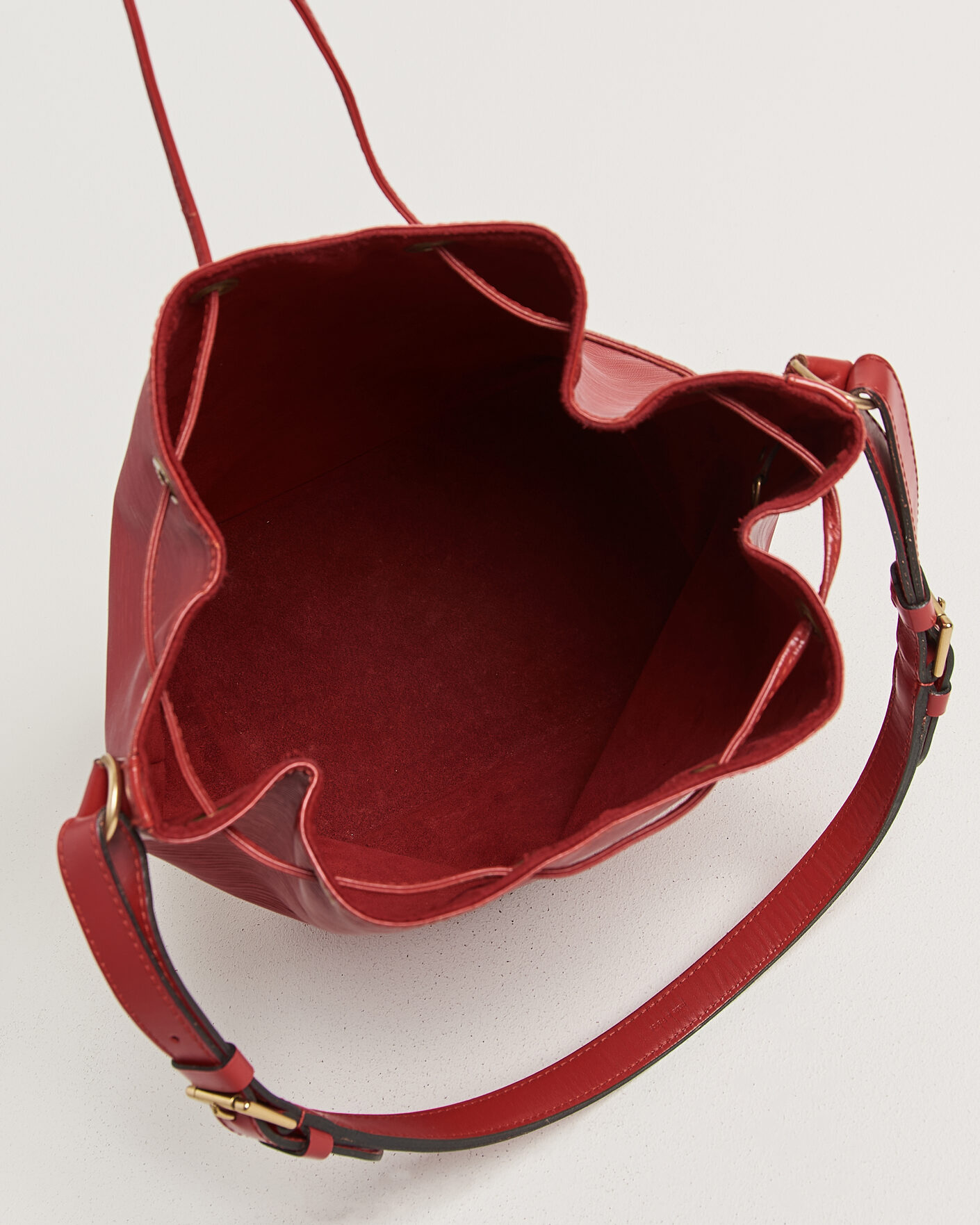 Herre | Pre-Owned & Vintage Bags | Louis Vuitton Pre-Owned | Noé Epi Leather Red