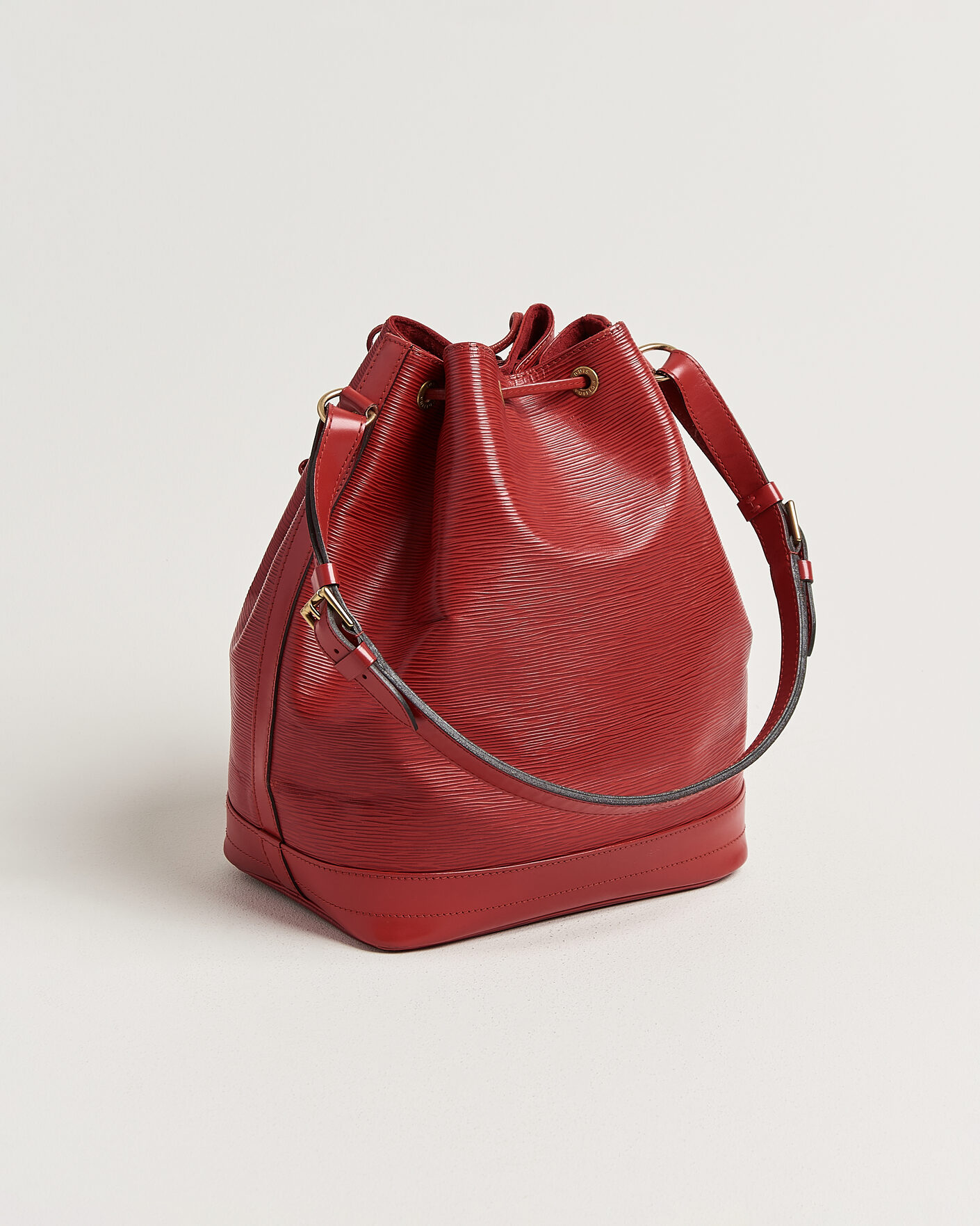 Herre | Pre-Owned & Vintage Bags | Louis Vuitton Pre-Owned | Noé Epi Leather Red