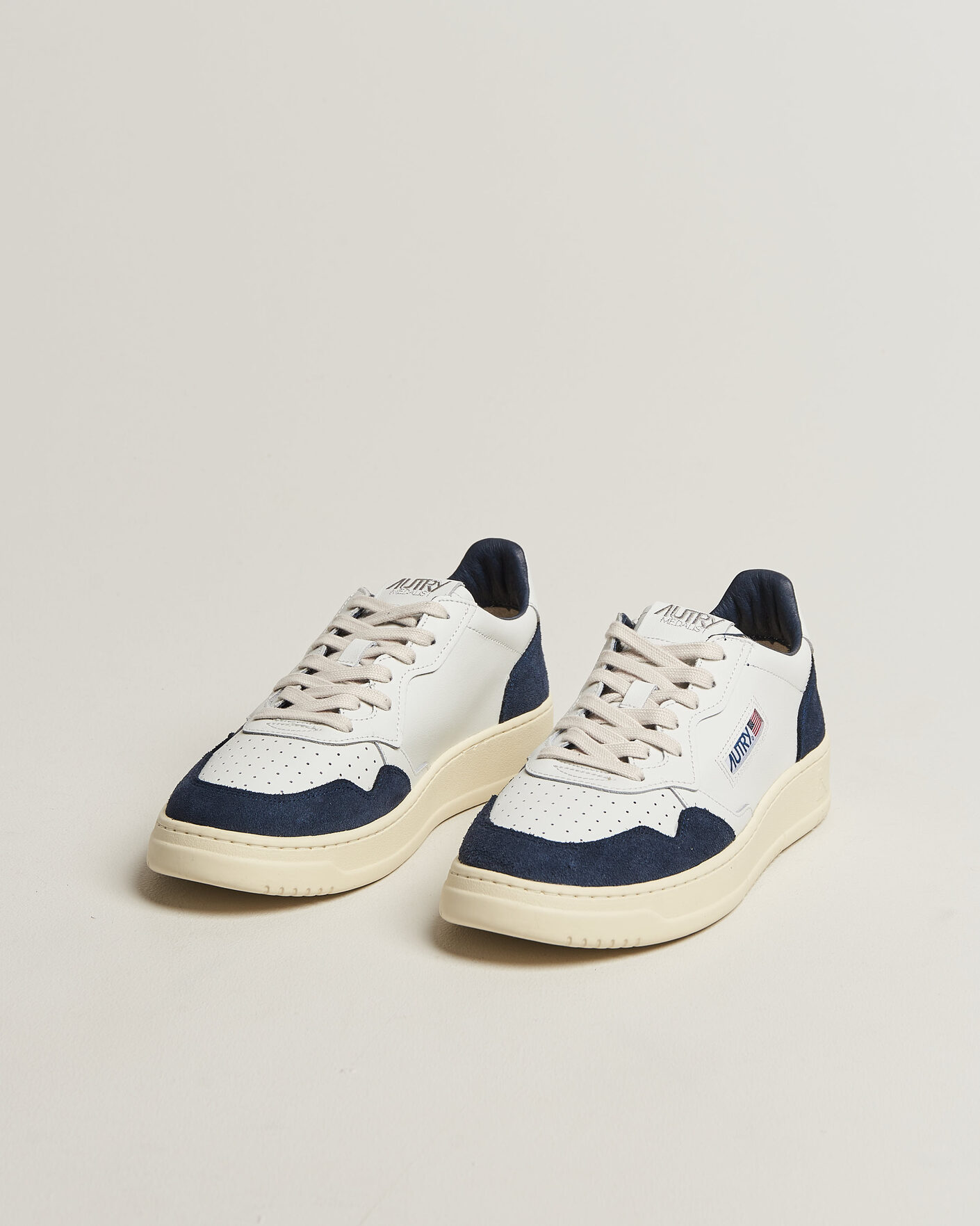 Herre | Sneakers | Autry | Medalist Low Soft Leather/Suede Sneaker White/Denim