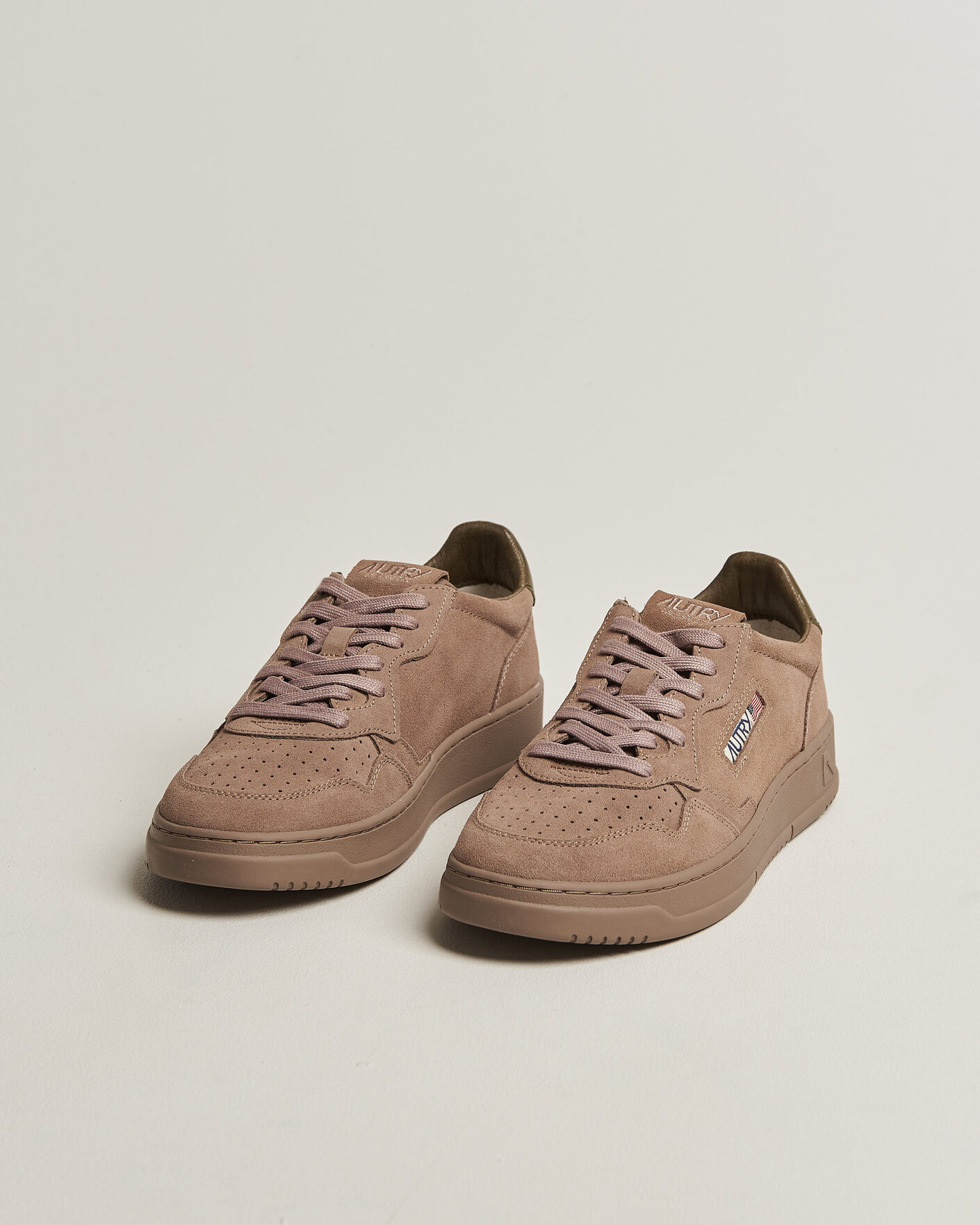 Herre | Sneakers | Autry | Medalist Low Suede Sneaker Antilope