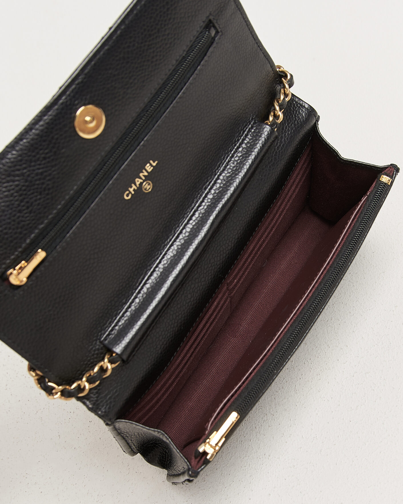 Herre | Pre-Owned & Vintage Bags | Chanel Pre-Owned | Wallet On Chain Caviar Leather Black