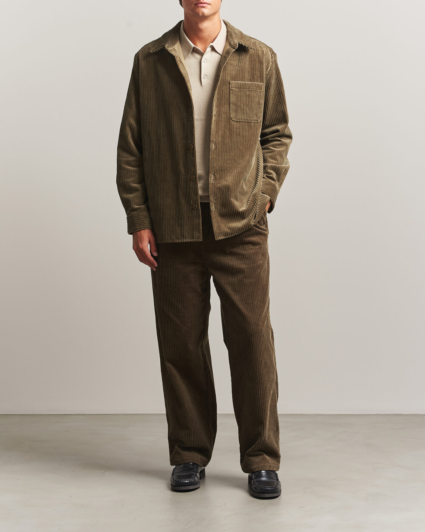 Herre | Skjorter | A.P.C. | Mateo Corduroy Overshirt Taupe