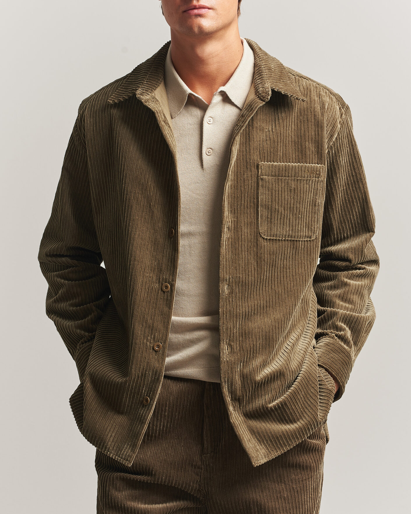 Herre | Skjorter | A.P.C. | Mateo Corduroy Overshirt Taupe
