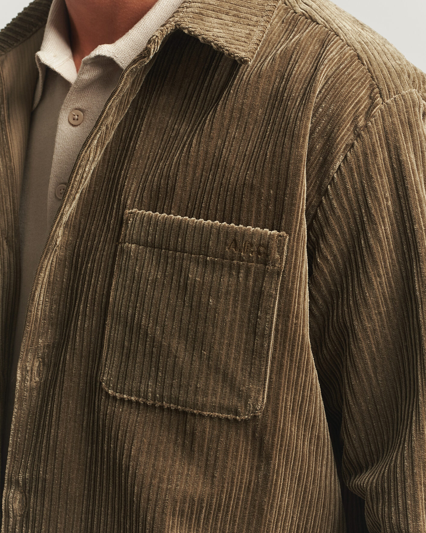 Herre | Skjorter | A.P.C. | Mateo Corduroy Overshirt Taupe