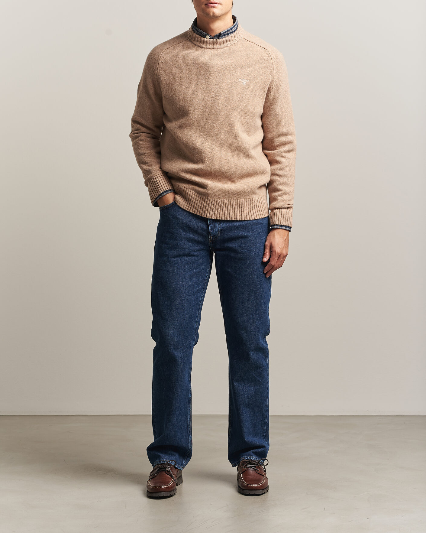 Herre | Gensere | Barbour Lifestyle | Newtown Lambswool Crewneck Stone