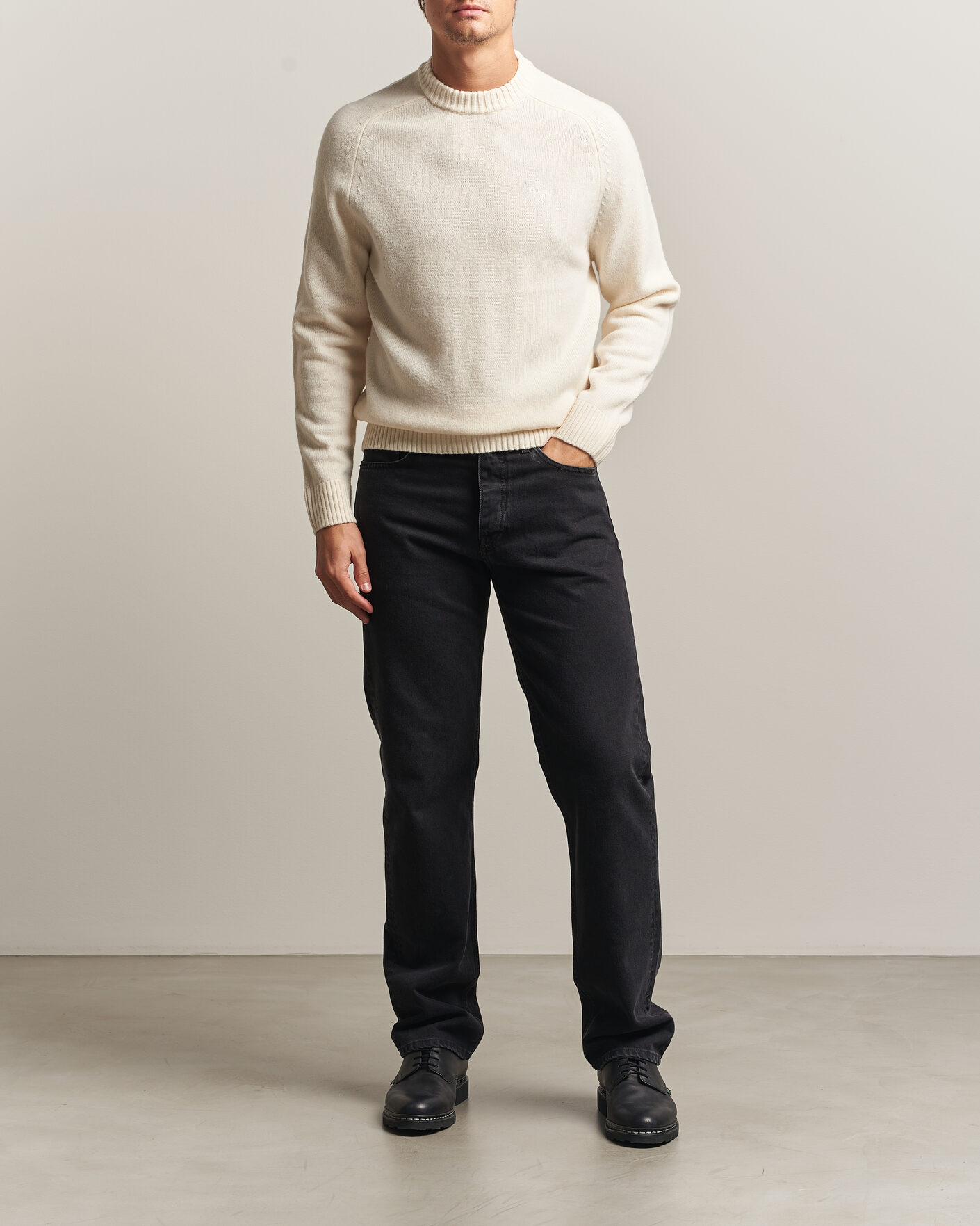 Herre | Gensere | Barbour Lifestyle | Newtown Lambswool Crewneck Antique White