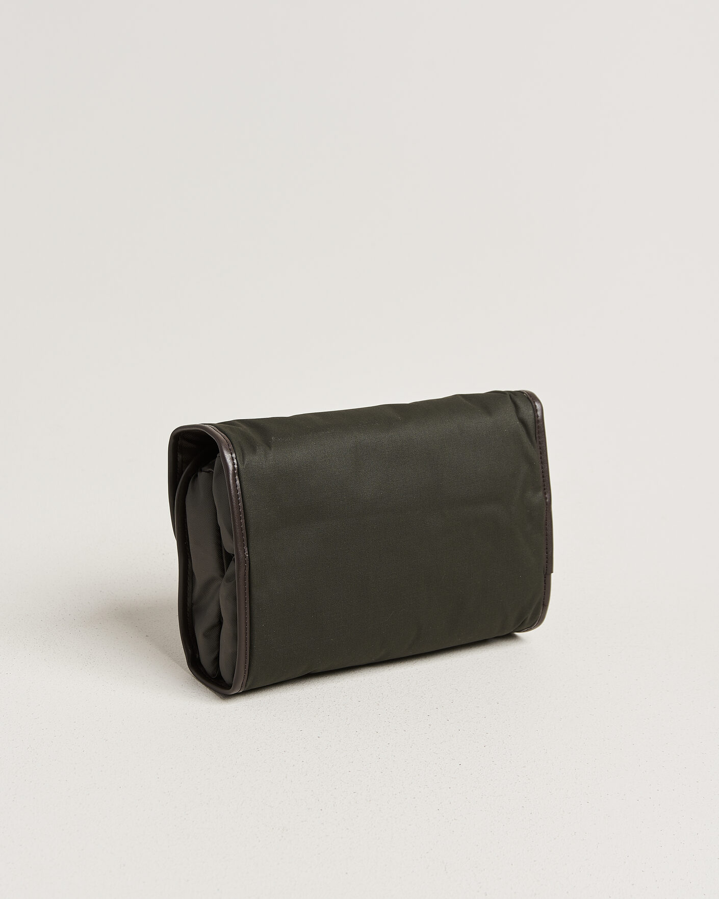 Herre | Vesker | Barbour Lifestyle | Wax Hanging Washbag Olive