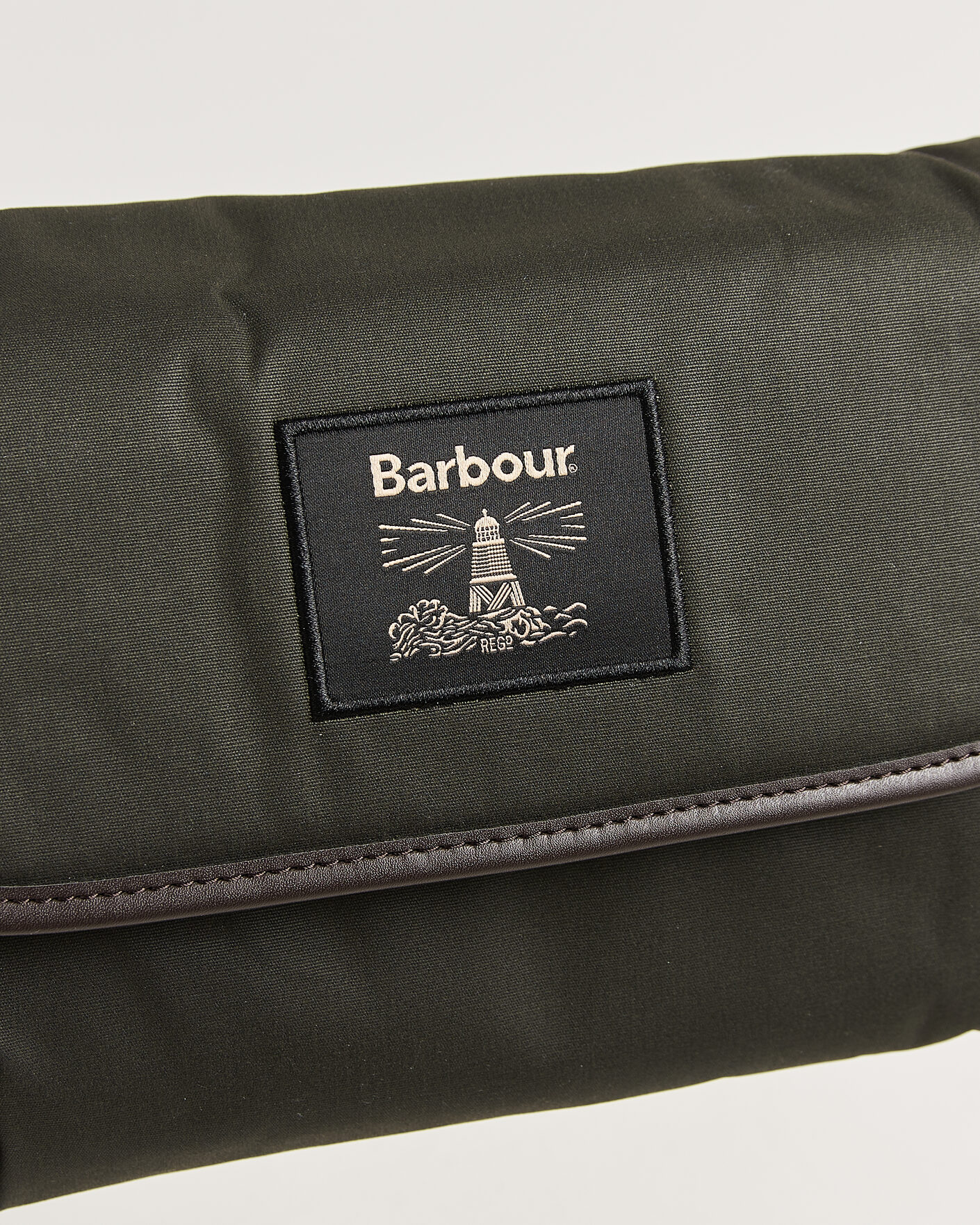 Herre | Vesker | Barbour Lifestyle | Wax Hanging Washbag Olive