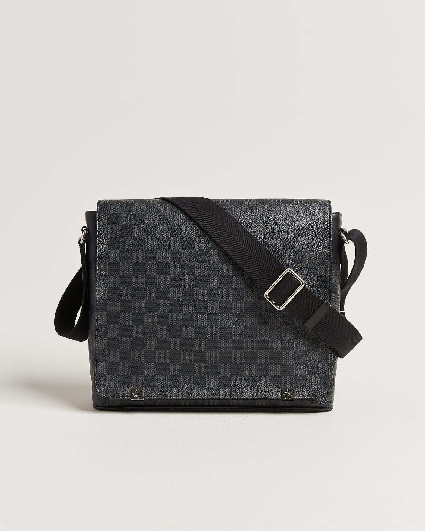 Herre | Nytt i butikken | Louis Vuitton Pre-Owned | Louis Vuitton District Messenger Bag MM Damier Graphite