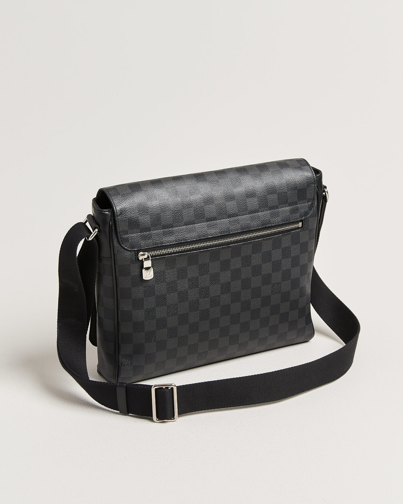 Herre | Pre-Owned & Vintage Bags | Louis Vuitton Pre-Owned | Louis Vuitton District Messenger Bag MM Damier Graphite