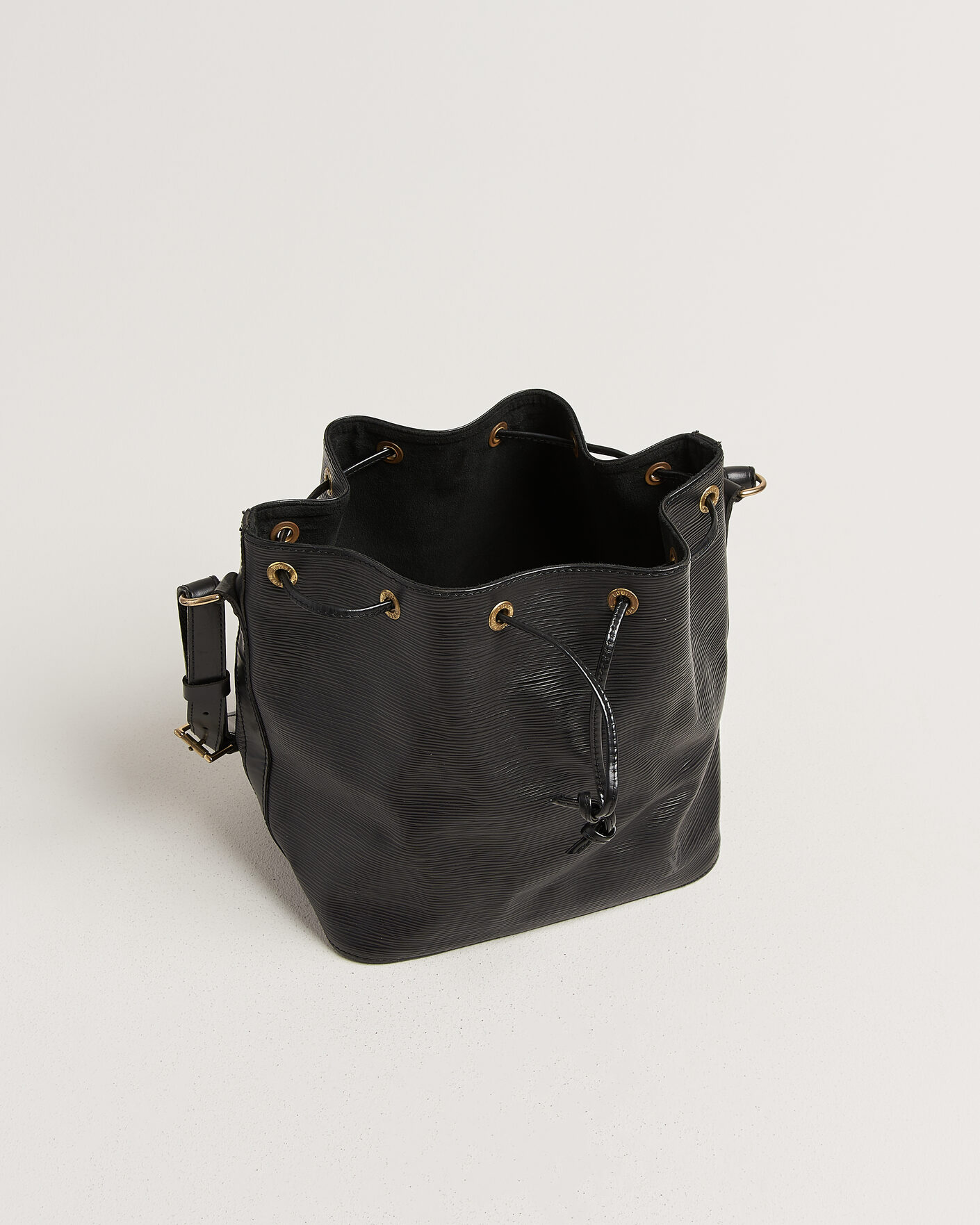 Herre | Pre-Owned & Vintage Bags | Louis Vuitton Pre-Owned | Petit Noé Epi Leather Black