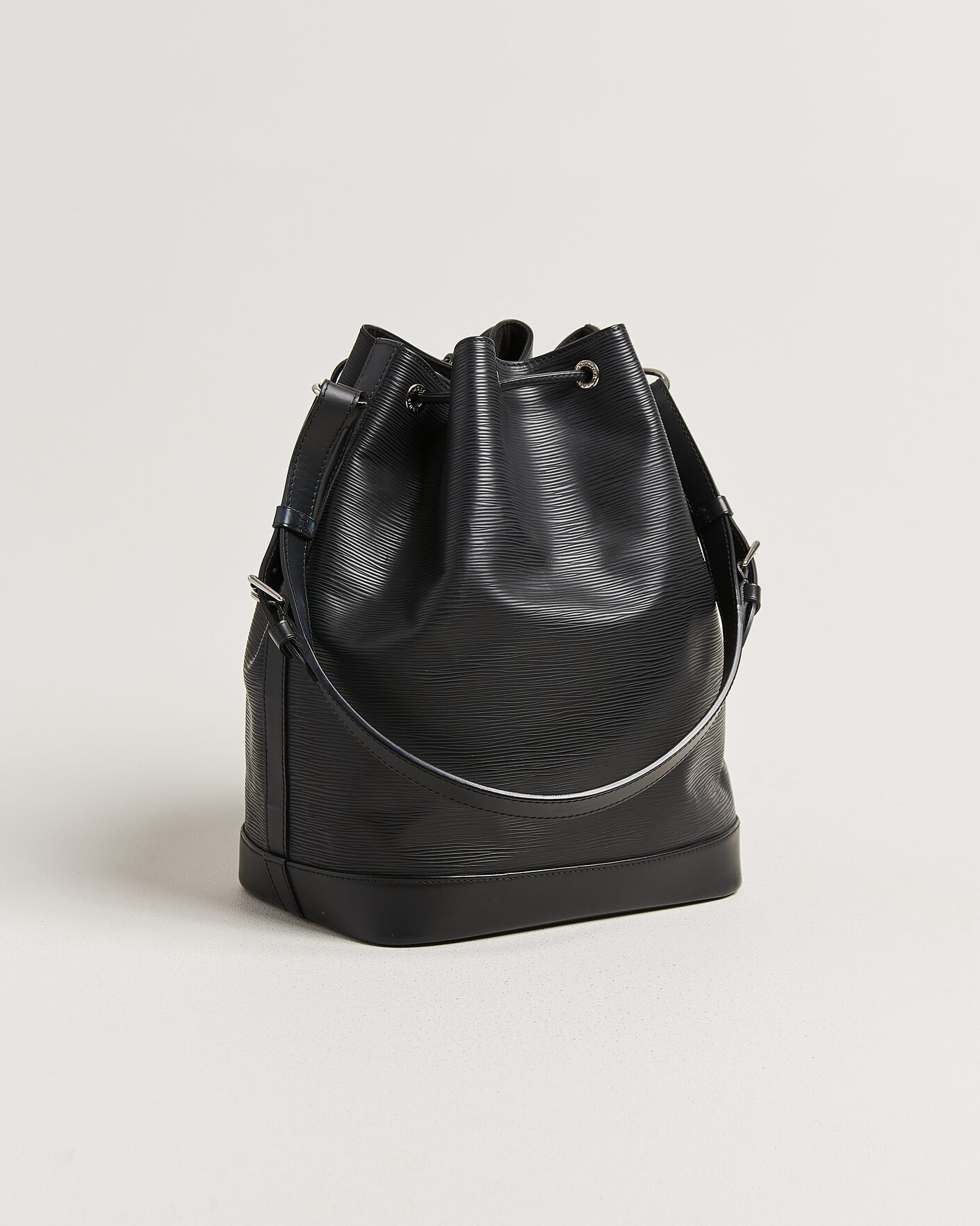 Herre | Pre-Owned & Vintage Bags | Louis Vuitton Pre-Owned | Noé Epi Leather Black