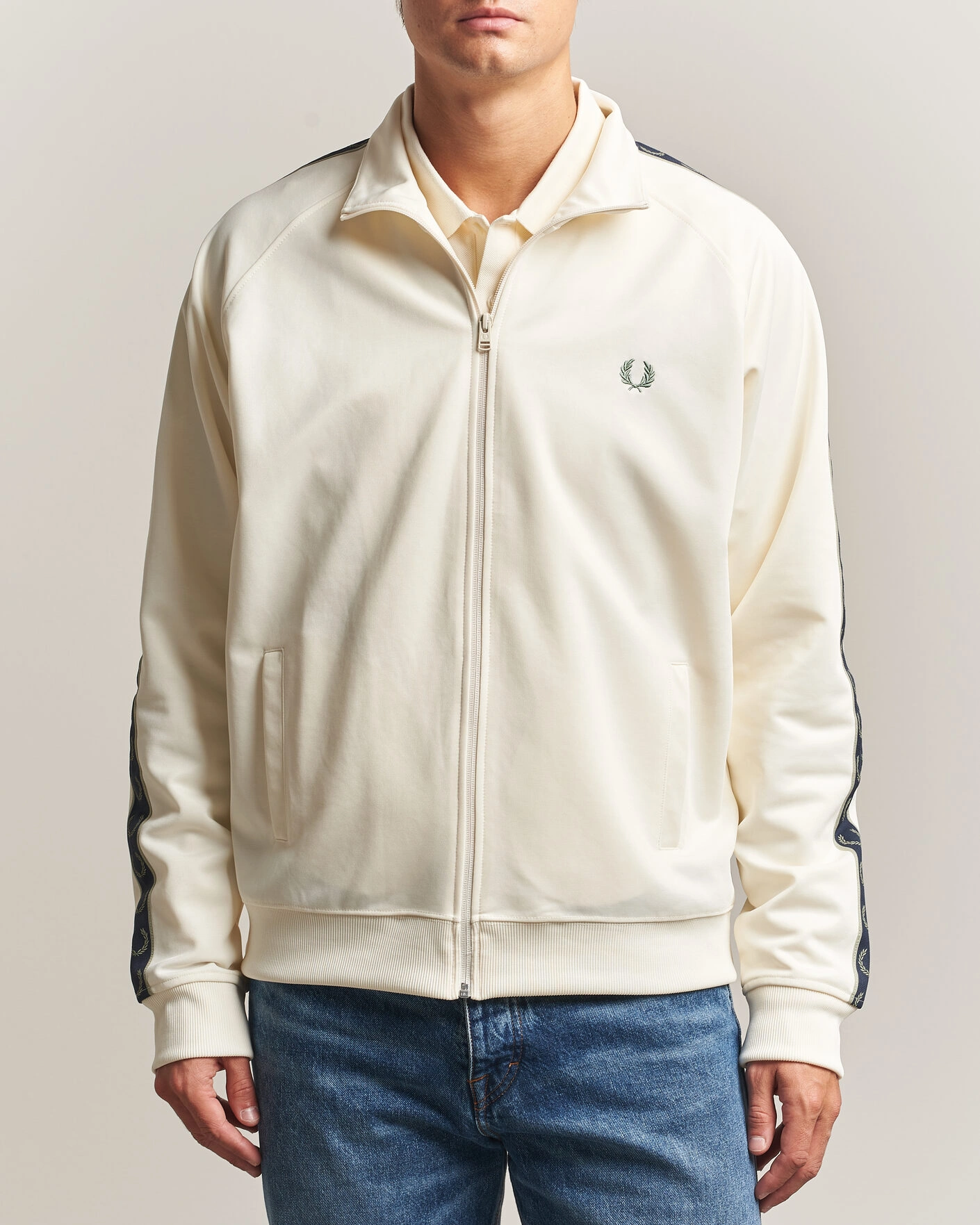 Herre | Gensere | Fred Perry | Taped Track Jacket Ecru