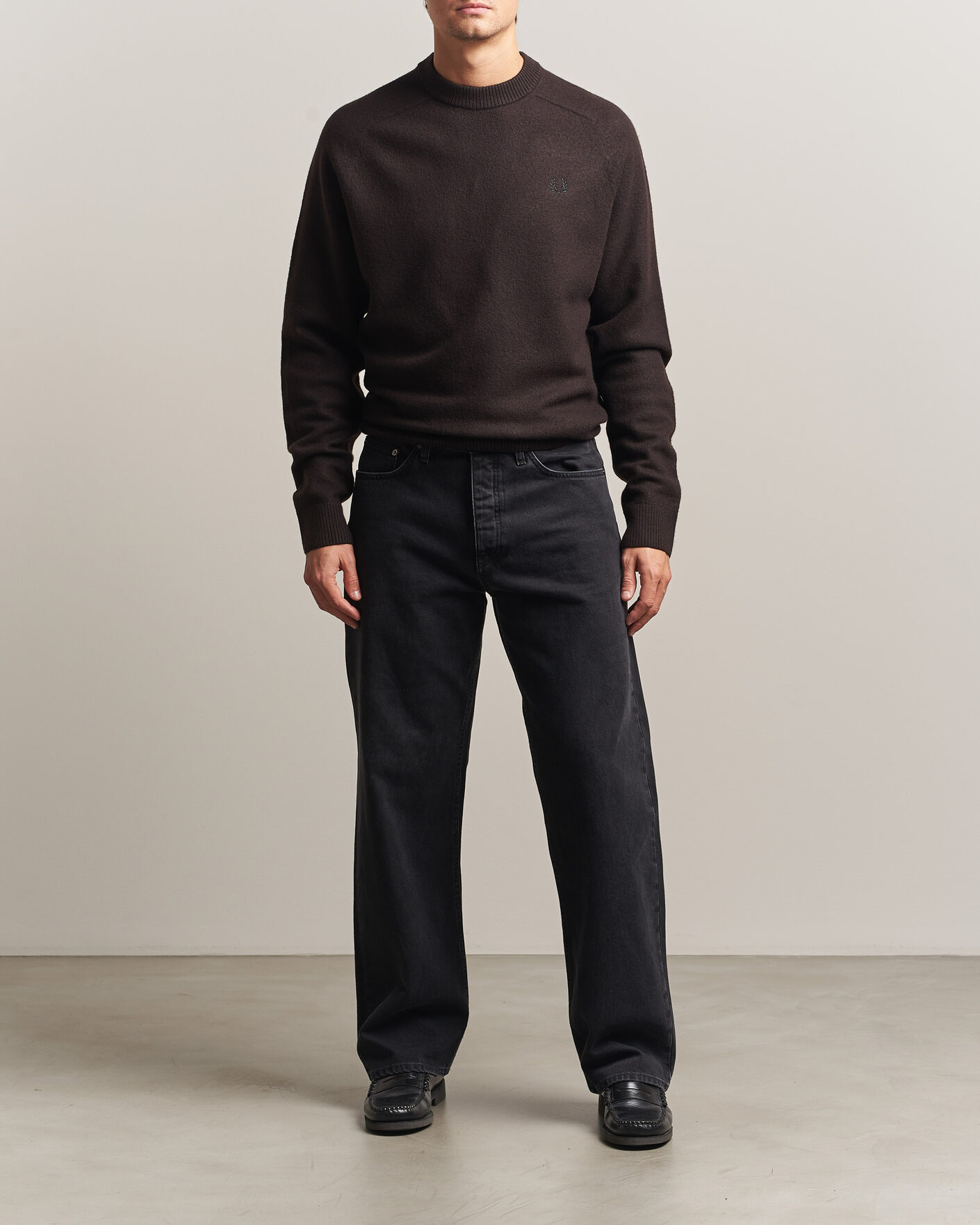 Herre | Gensere | Fred Perry | Wool Saddle Sleeve Crew Neck Rich Brown
