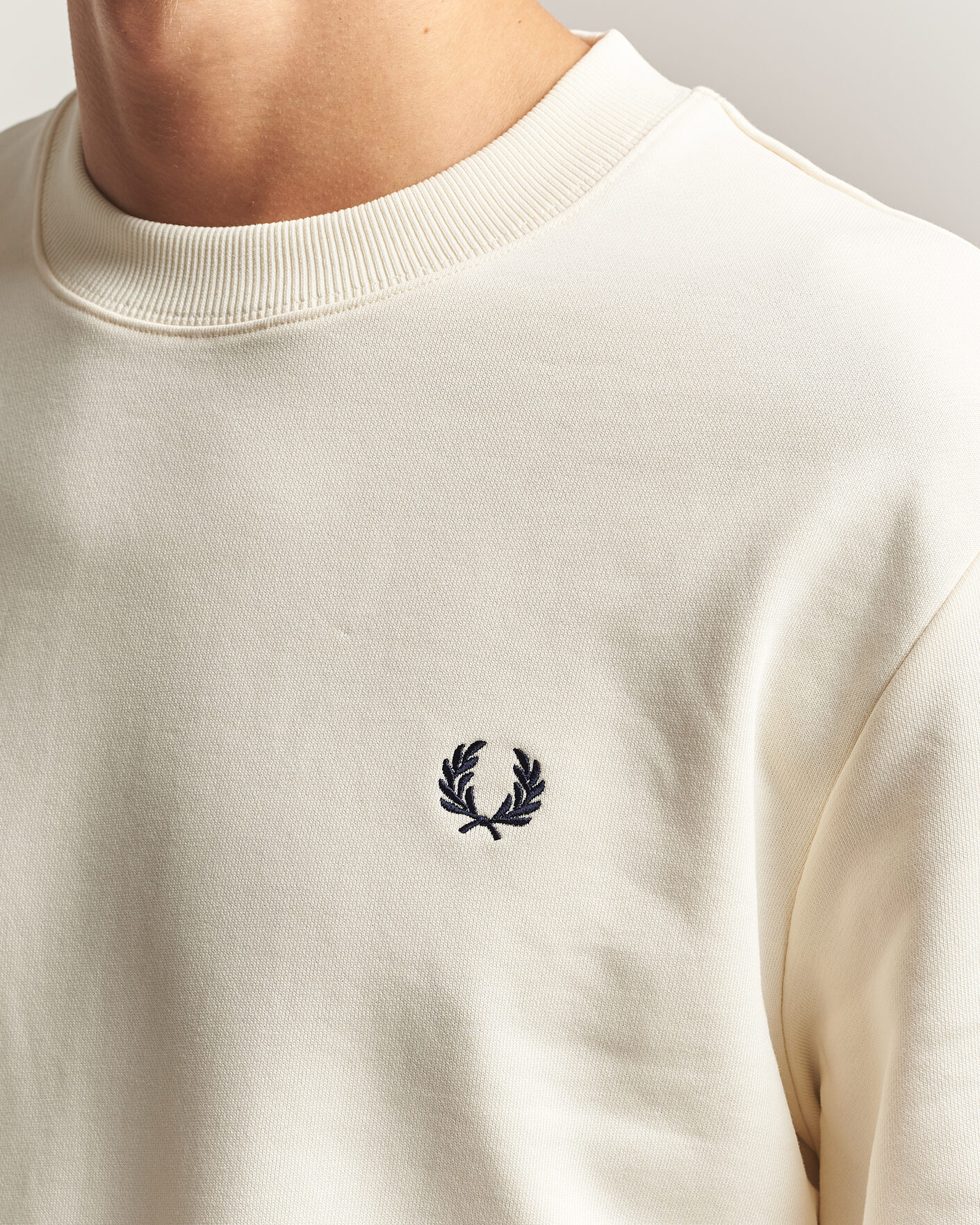 Herre | Gensere | Fred Perry | Crew Neck Sweatshirt Ecru