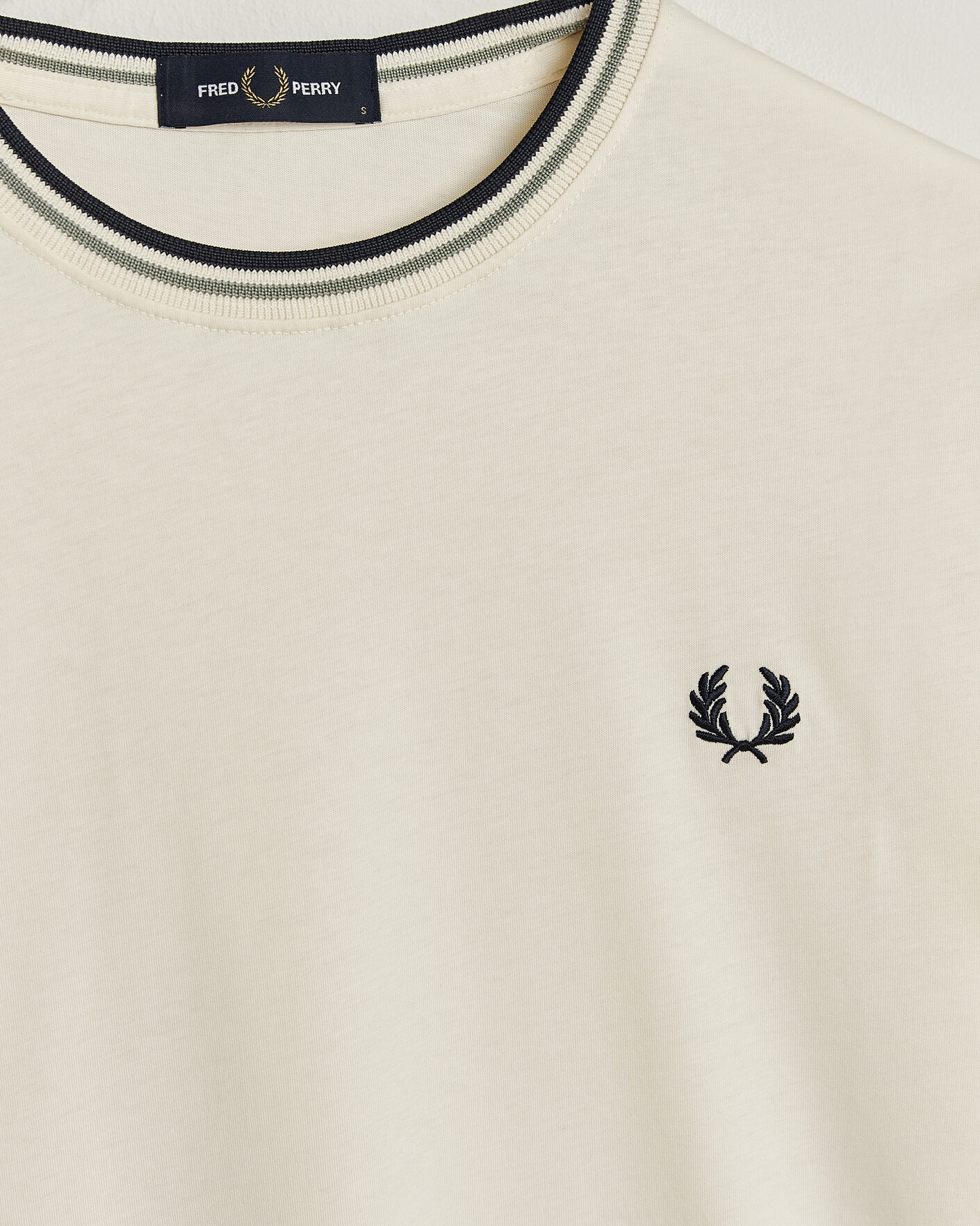 Herre | T-Shirts | Fred Perry | Twin Tipped T-Shirt Ecru