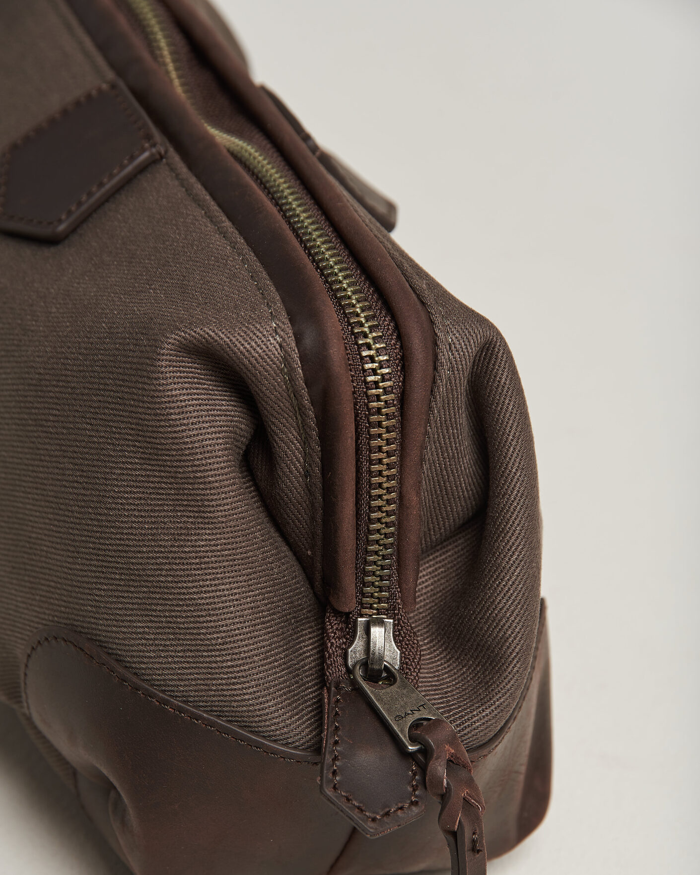 Herre | Vesker | Gant | Modern Premium Canvas Washbag Faded Taupe