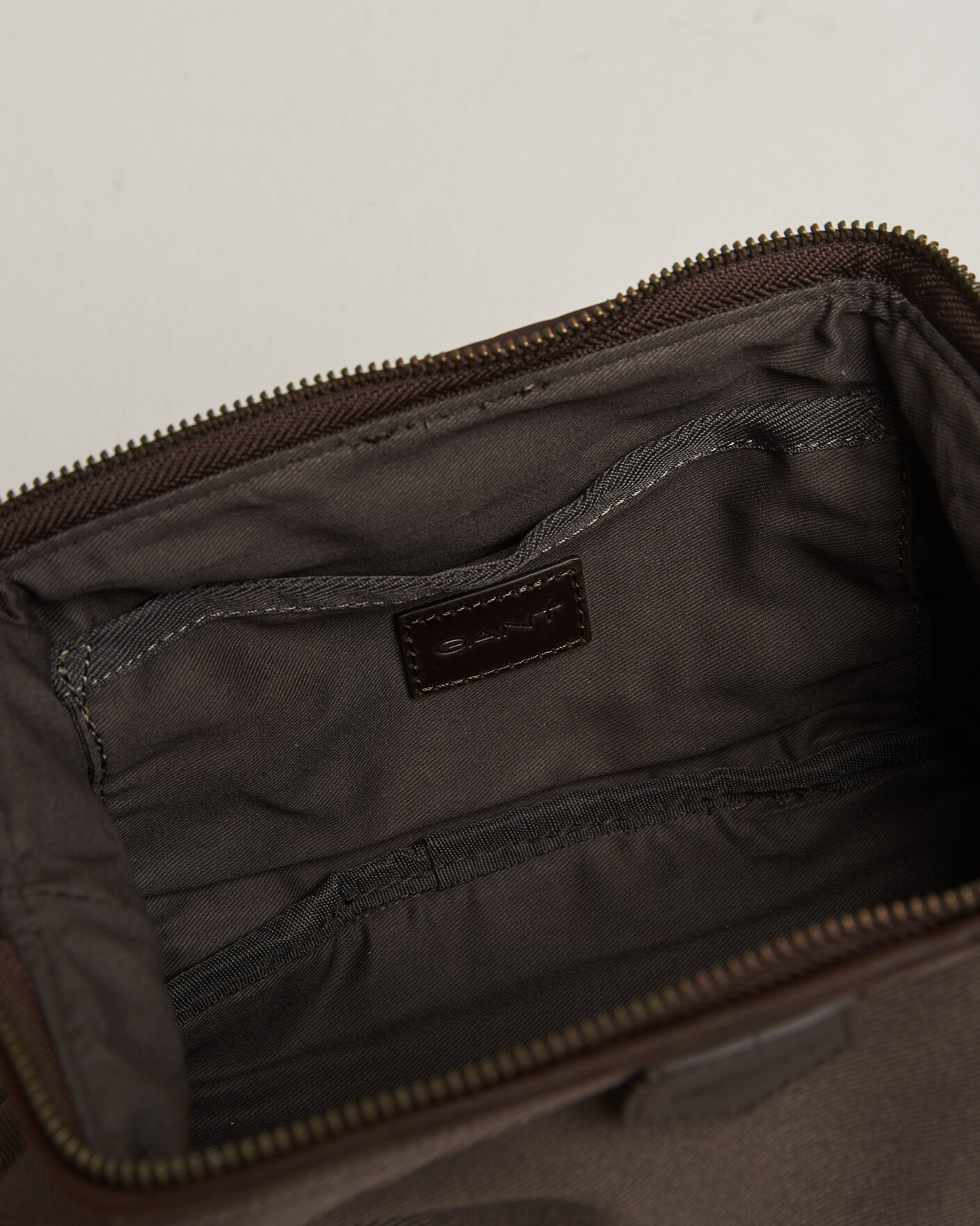 Herre | Vesker | Gant | Modern Premium Canvas Washbag Faded Taupe