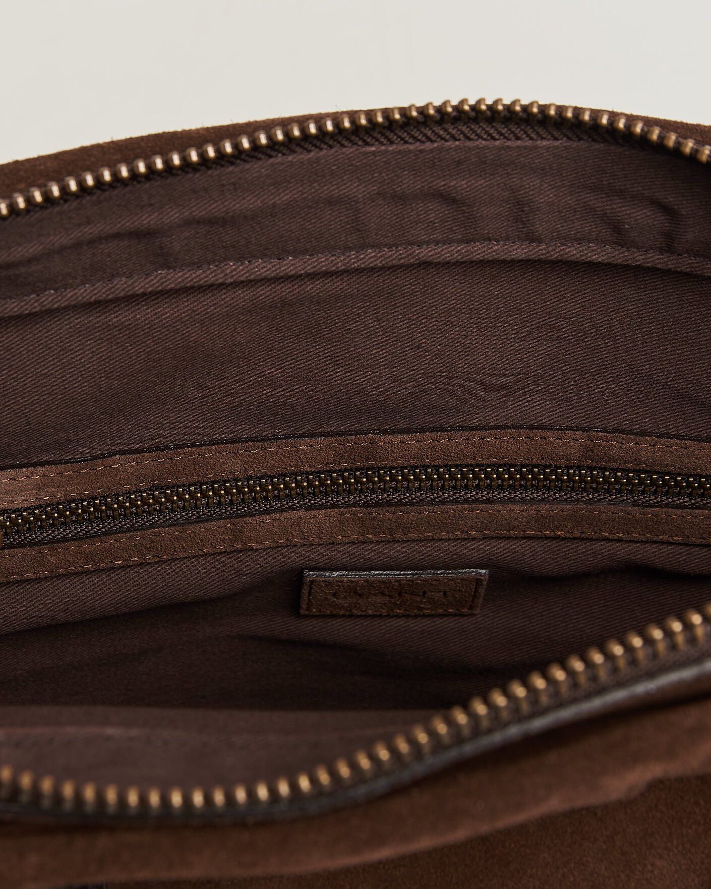 Herre | Vesker | Gant | Suede Commuter Bag Soil Brown