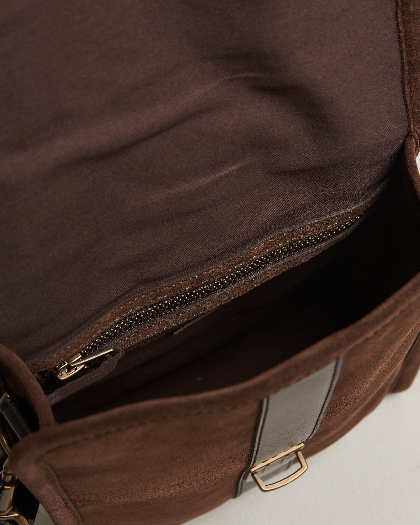 Herre | Vesker | Gant | Suede Shoulder Bag Soil Brown