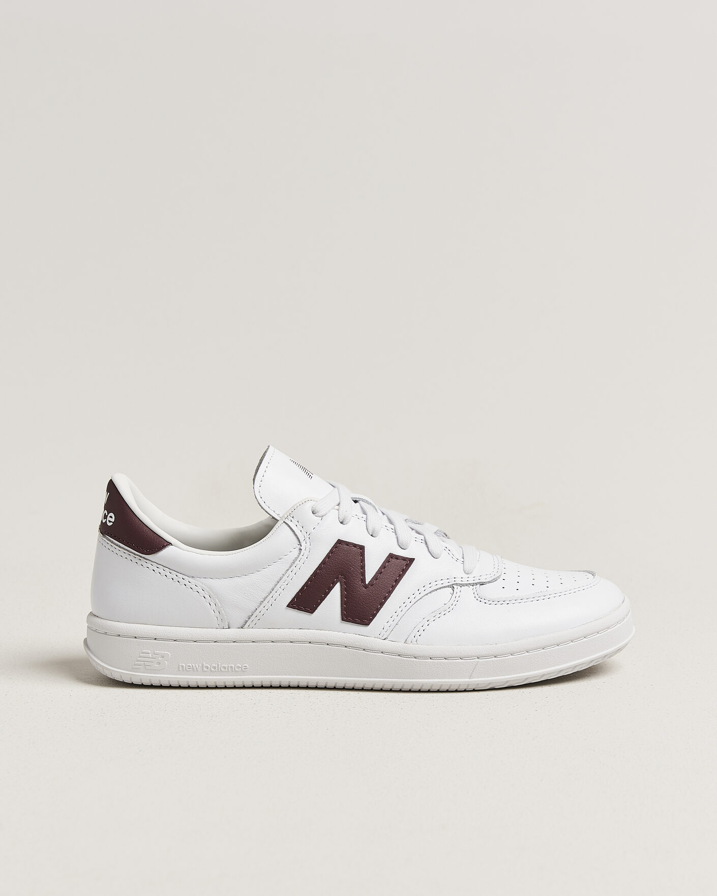 Herre | Sneakers | New Balance | T500 Sneakers White/Cherry
