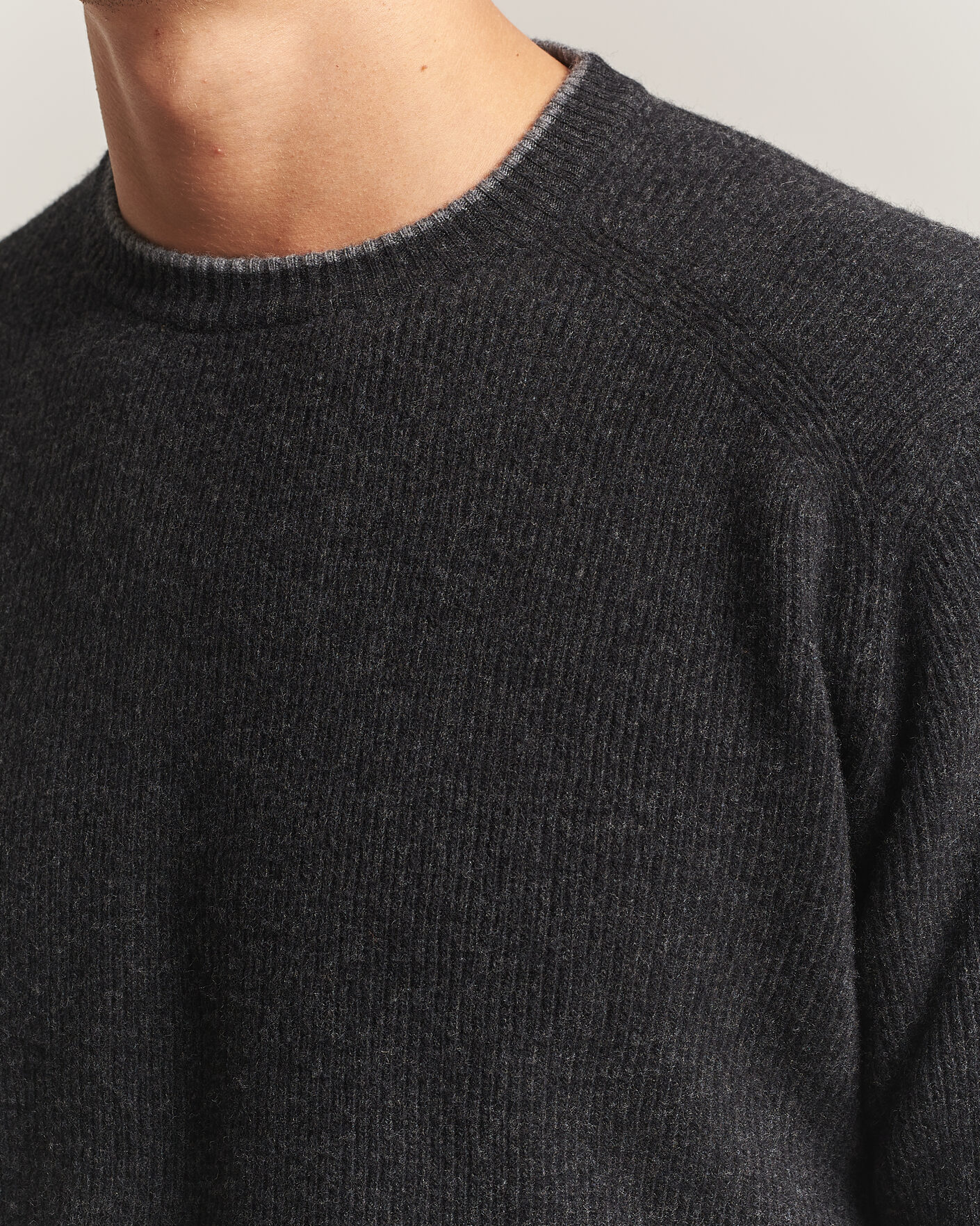 Herre | Gensere | Altea | Rib Wool Raglan Sweater Charcoal