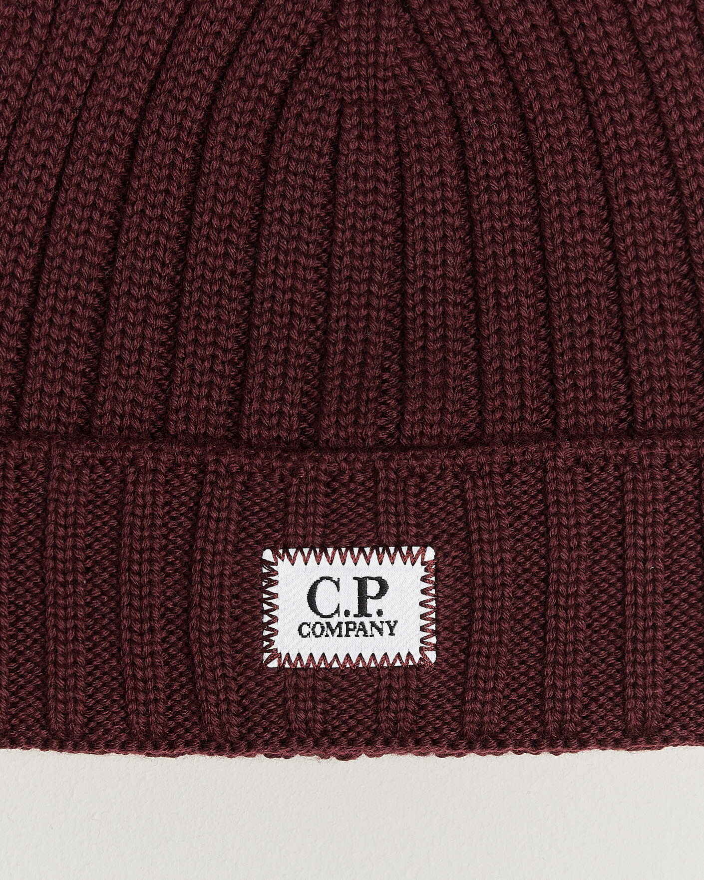 Herre | Luer | C.P. Company | Extra Fine Merino Rib Knitted Hat Burgundy