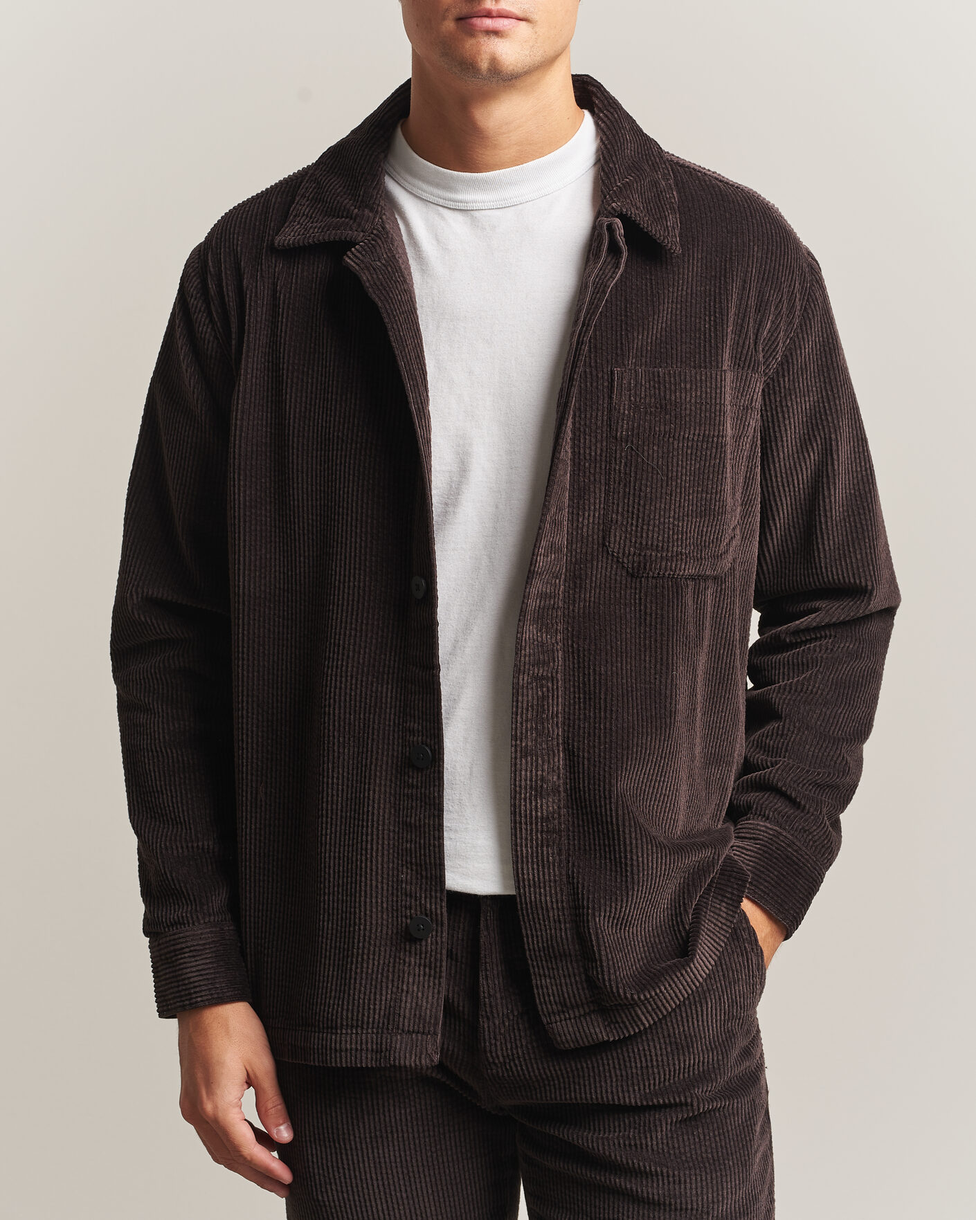 Herre | Skjorter | KnowledgeCotton Apparel | Cotton Corduroy Overshirt Chocolate