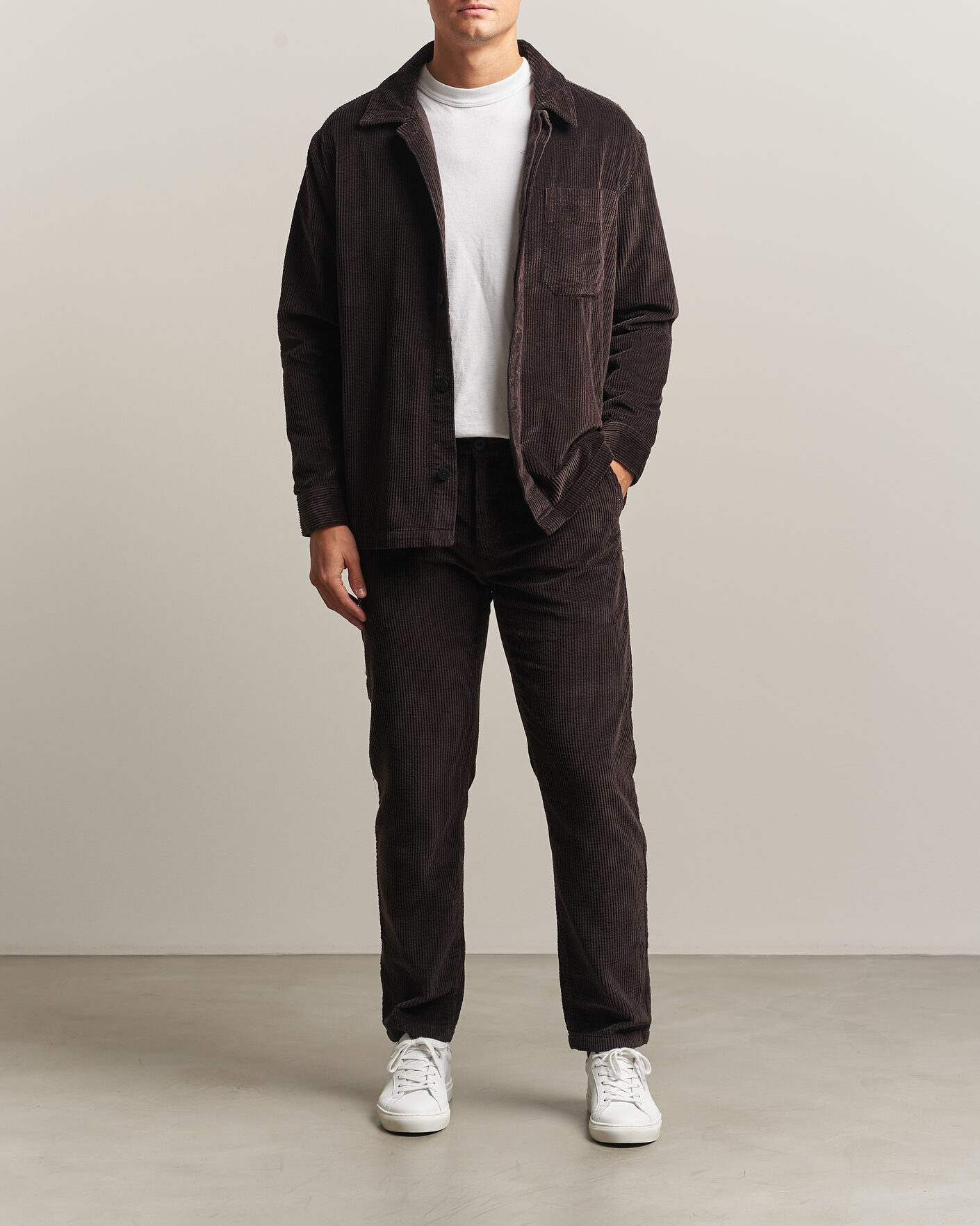 Herre | Bukser | KnowledgeCotton Apparel | Chuck Regular Cord Trousers Chocolate