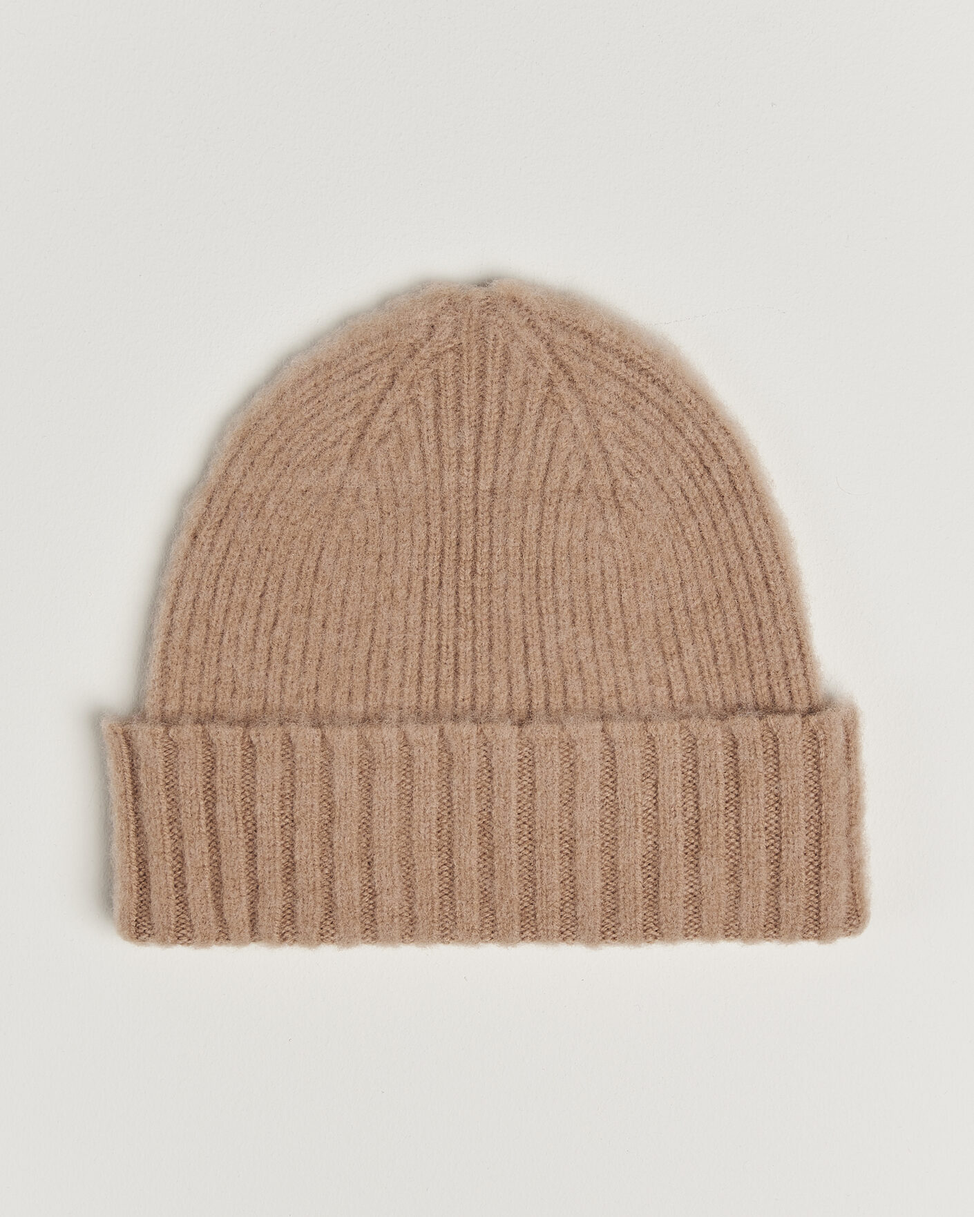 Herre | Luer | Robert Mackie | Rona Ribbed Shaggy Lambswool Beanie Camel