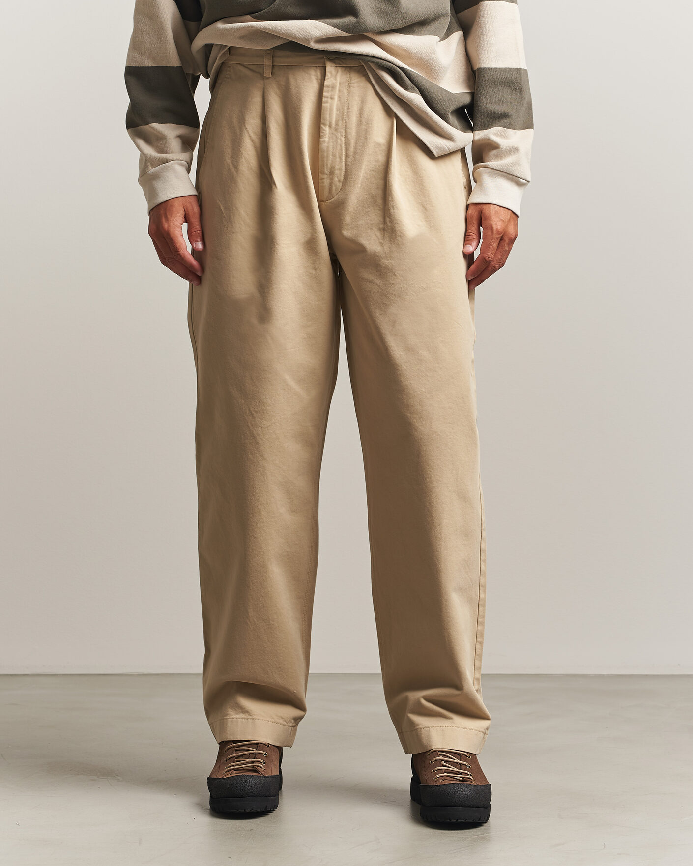 Herre | Bukser | Forét | Writer Relaxed Fit Pleated Pants Uniform Khaki
