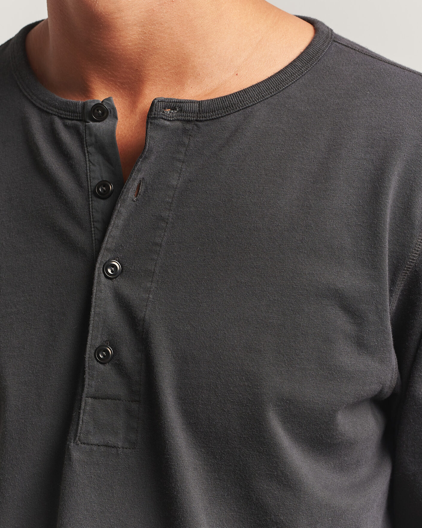 Herre | Gensere | Nudie Jeans | Long Sleeved Henley Antracite
