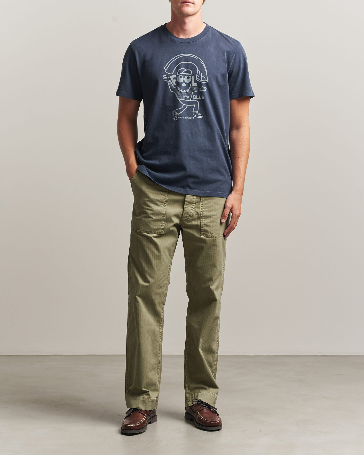 Herre | T-Shirts | Nudie Jeans | Roy Jeanjuggler T-Shirt Dark Blue