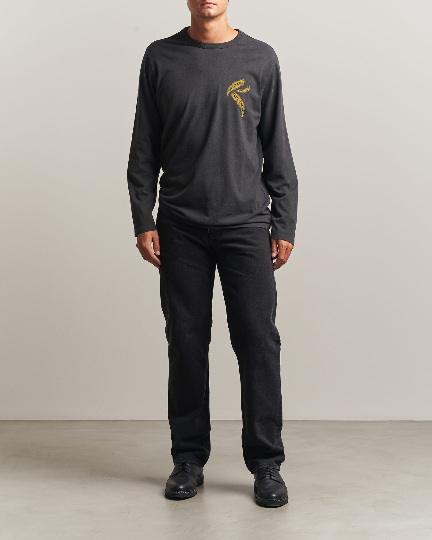 Herre | T-Shirts | Nudie Jeans | Rudi Life Tracks II Long Sleeved T-Shirt Antracite