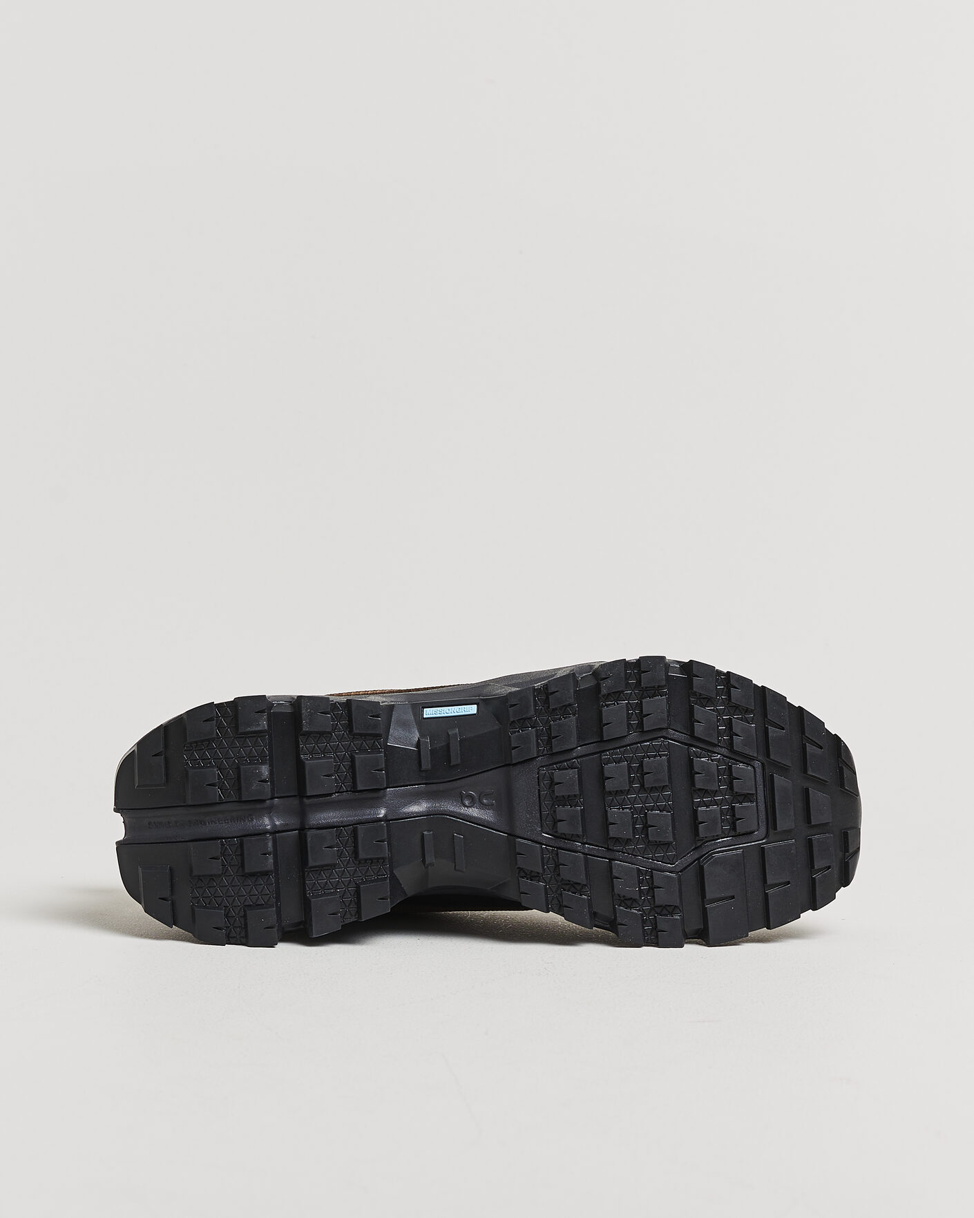 Herre | Trail Sneakers | On | Cloudrock Low Waterproof Earth/Black