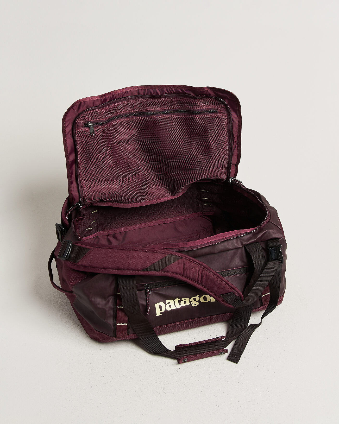 Herre | Vesker | Patagonia | Black Hole Duffel 40L Berry Fig