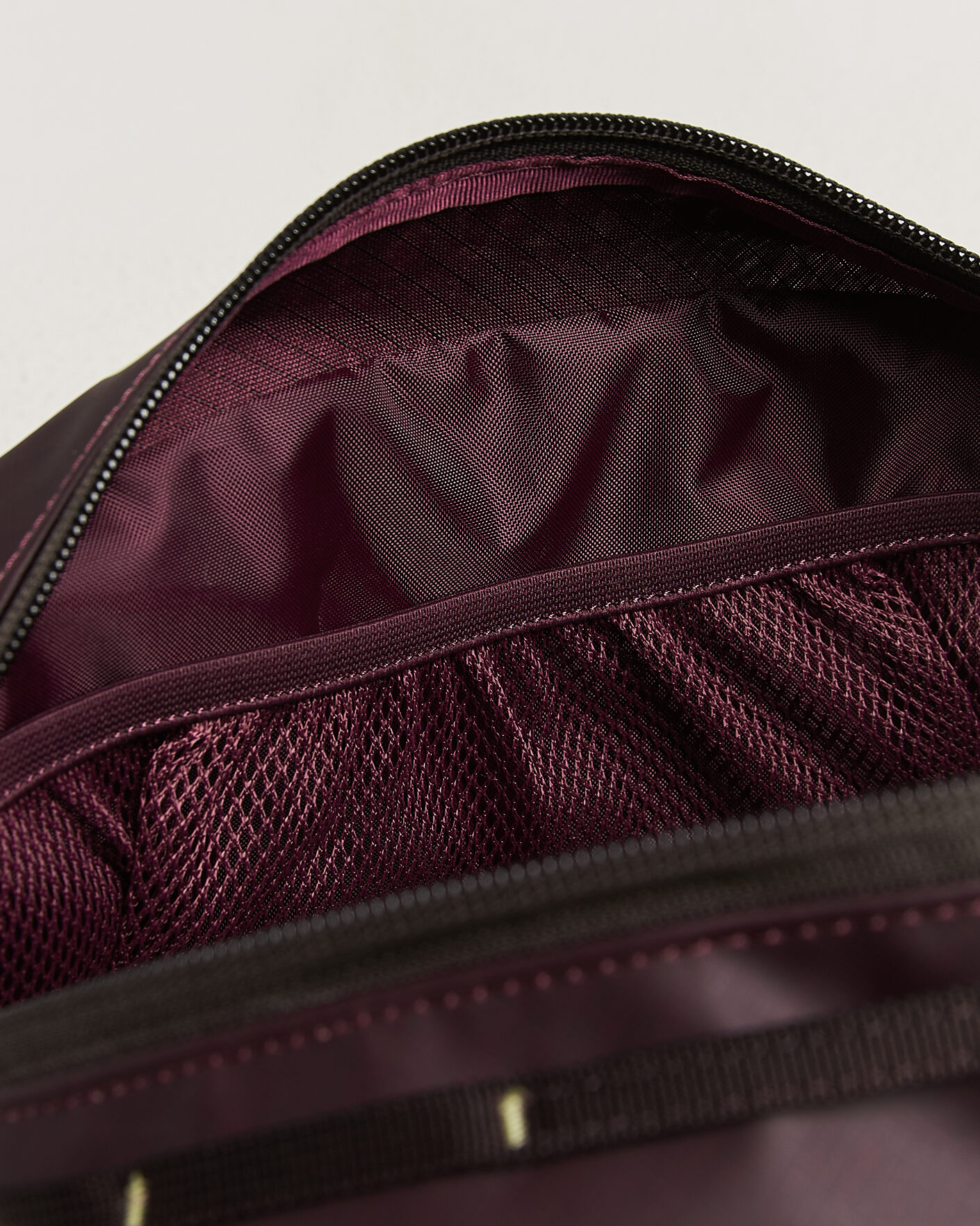 Herre | Vesker | Patagonia | Black Hole Cube 3L Berry Fig
