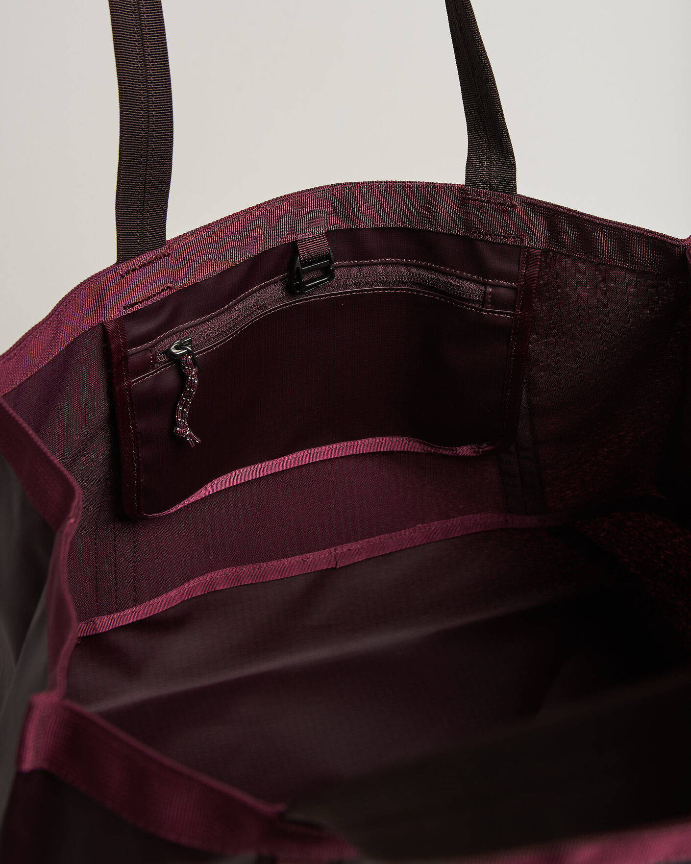 Herre | Vesker | Patagonia | Black Hole Tote 25L Berry Fig