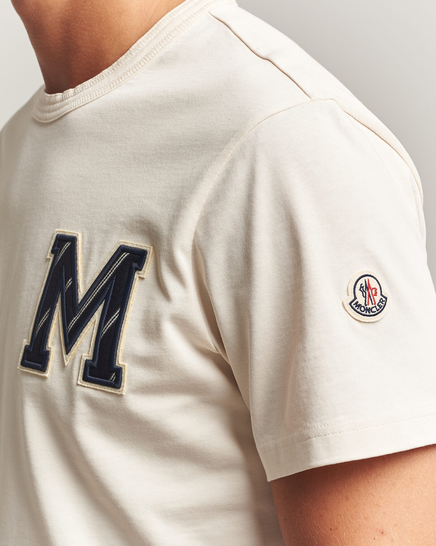 Herre | T-Shirts | Moncler | Varsity Logo T-Shirt Off White
