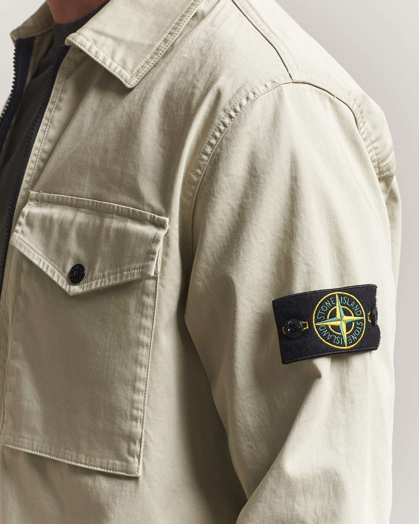 Herre | Skjorter | Stone Island | Organic Cotton Satin Stretch Zip Overshirt Sand
