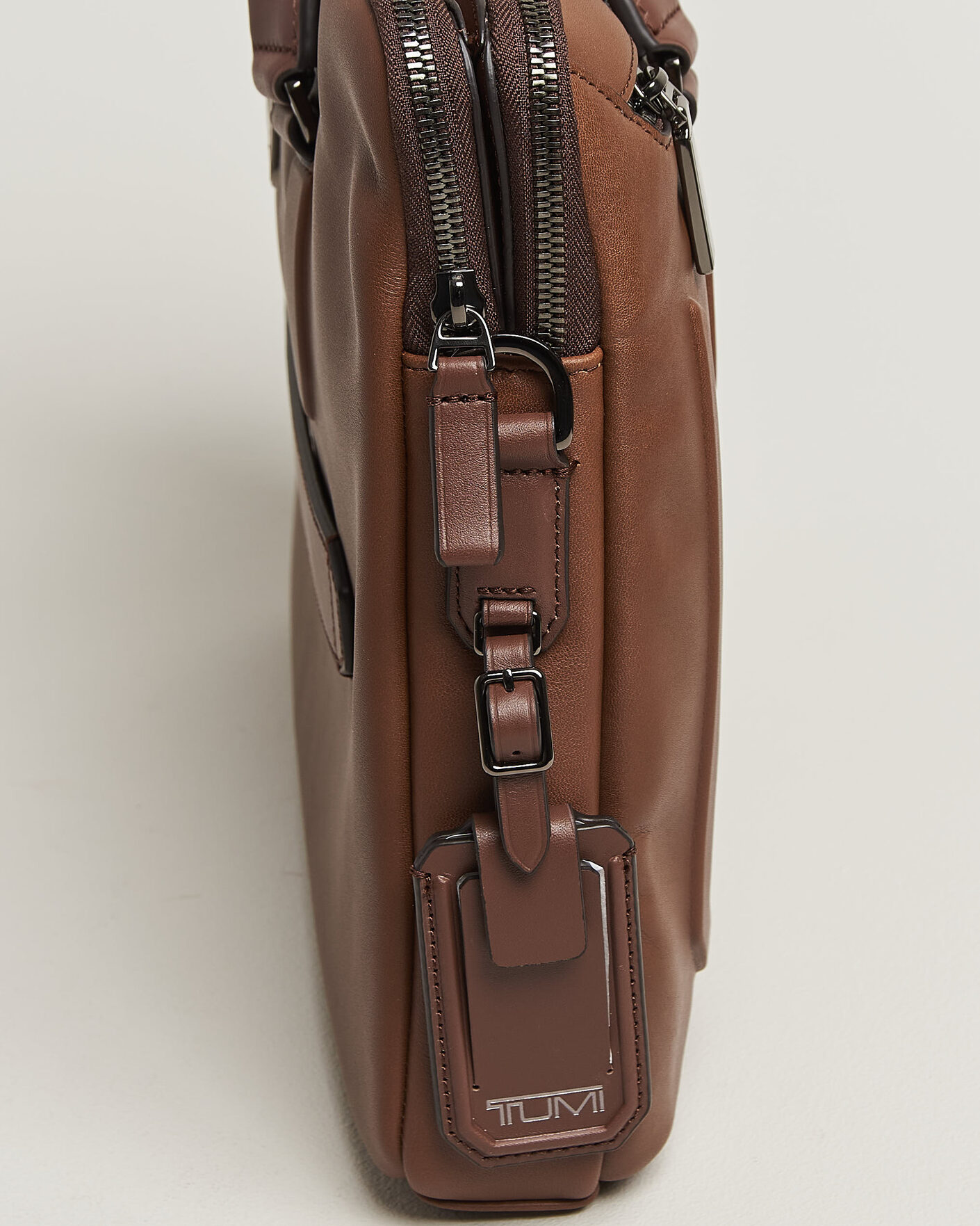 Herre | Vesker | TUMI | Harrison Sycamore Slim Leather Brief Cognac Bombe