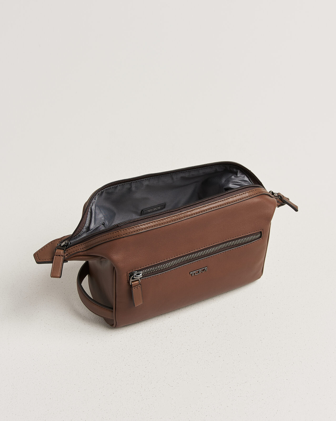 Herre | Vesker | TUMI | Framed Travel Kit Cognac