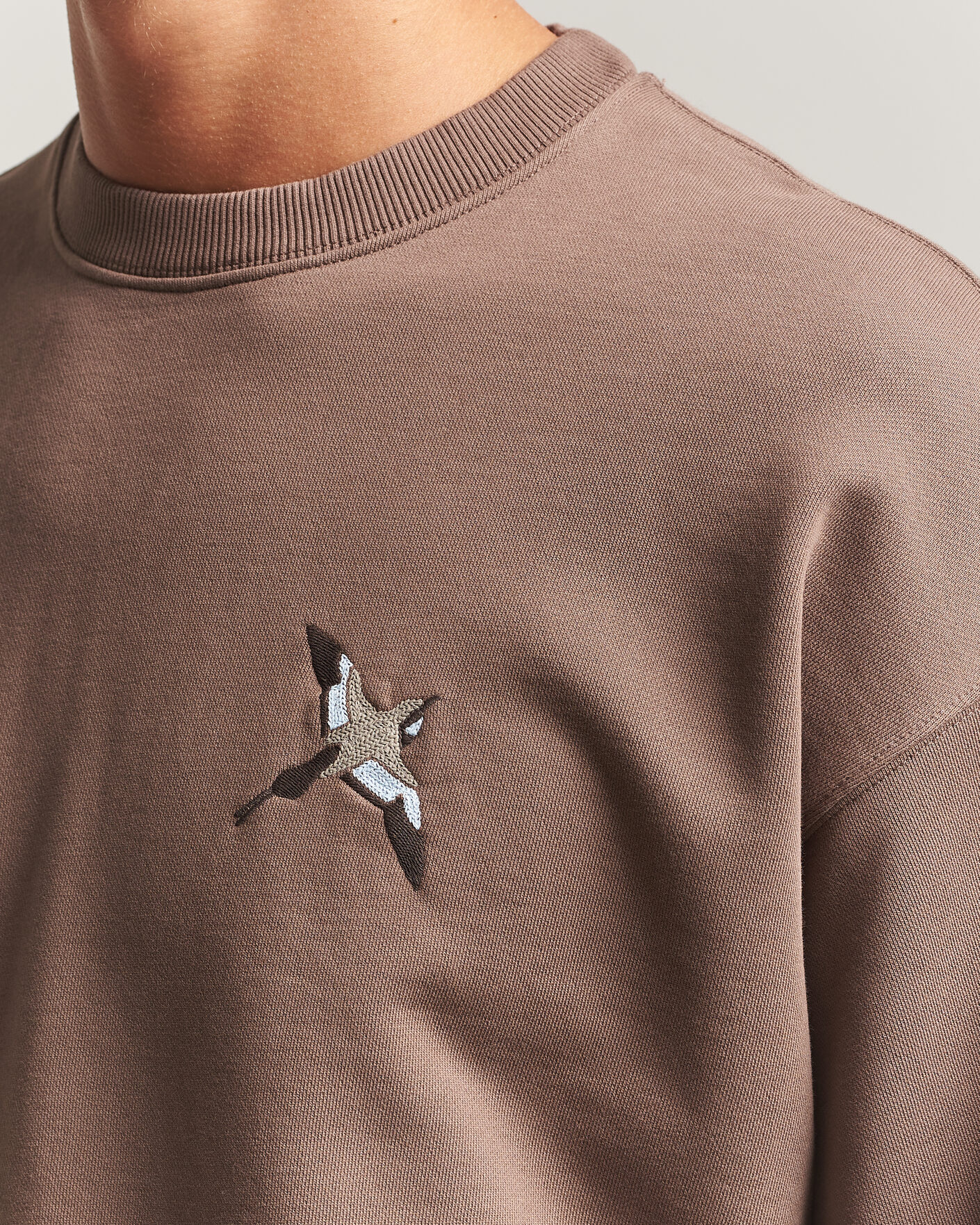Herre | Gensere | Axel Arigato | Micro Bee Bird Sweatshirt Coffee Brown