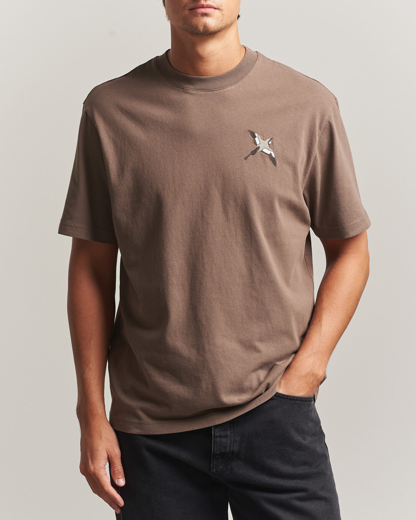 Herre | T-Shirts | Axel Arigato | Micro Bee Birt T-Shirt Coffee Brown