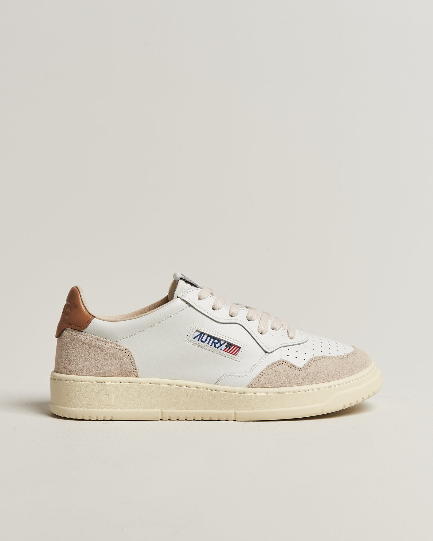 Herre | Sneakers | Autry | Medalist Low Leather/Suede Sneaker White/Lion
