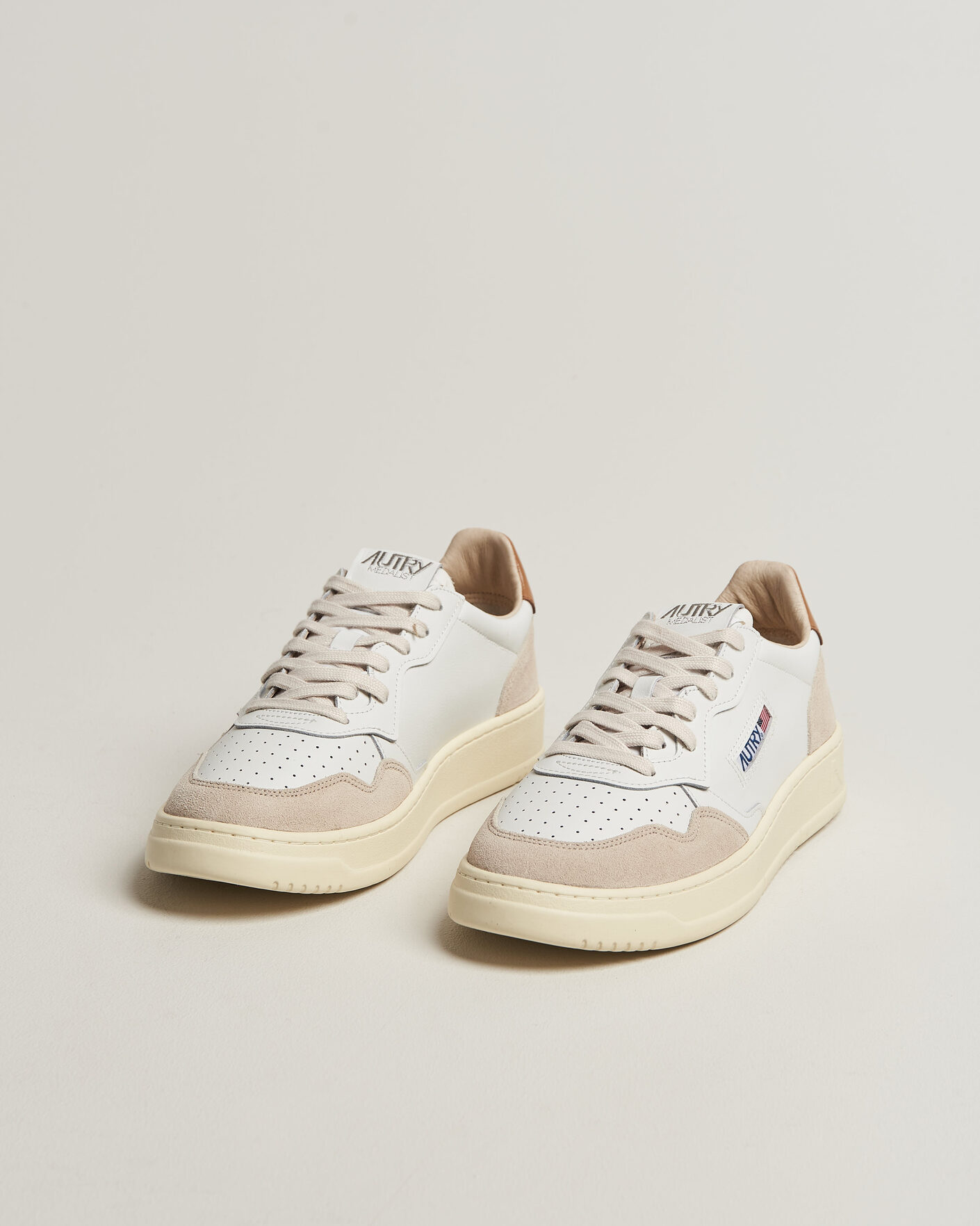 Herre | Sneakers | Autry | Medalist Low Leather/Suede Sneaker White/Lion