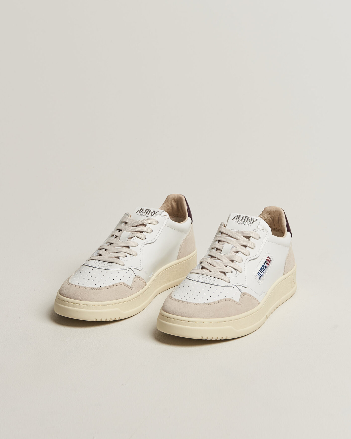 Herre | Sneakers | Autry | Medalist Low Leather/Suede Sneaker White/Fig