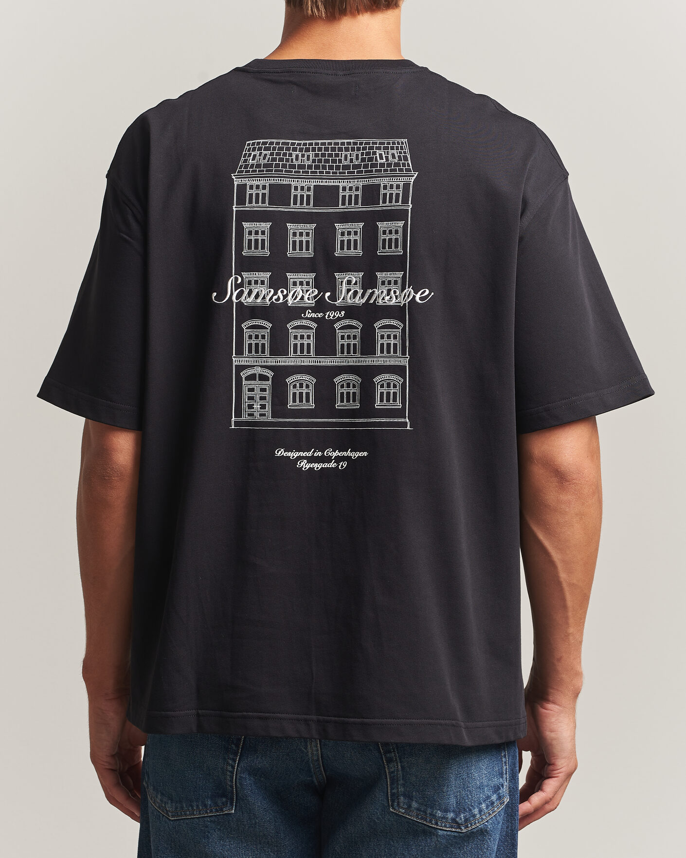 Herre | T-Shirts | Samsøe Samsøe | Uni Printed Crew Neck T-Shirt Black Building